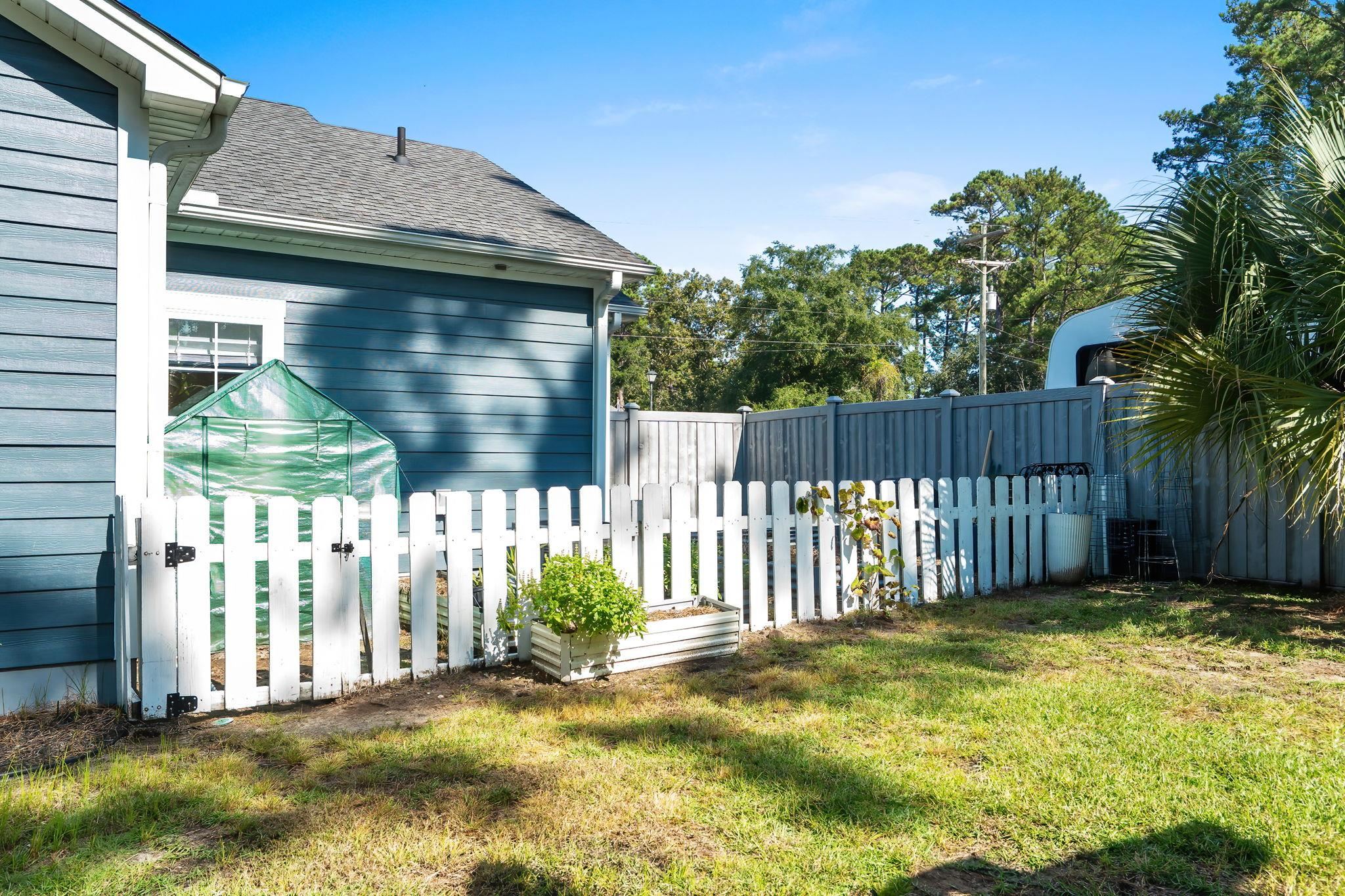 359 Country Club Dr. Property Photo 51