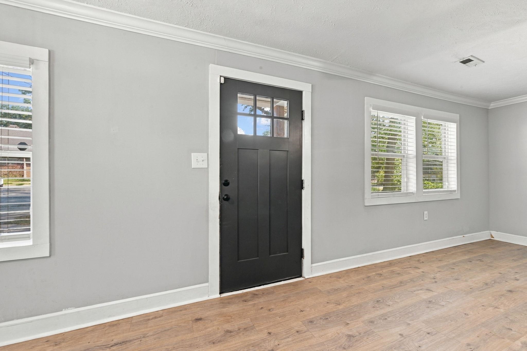409 Sycamore St. Property Photo 4