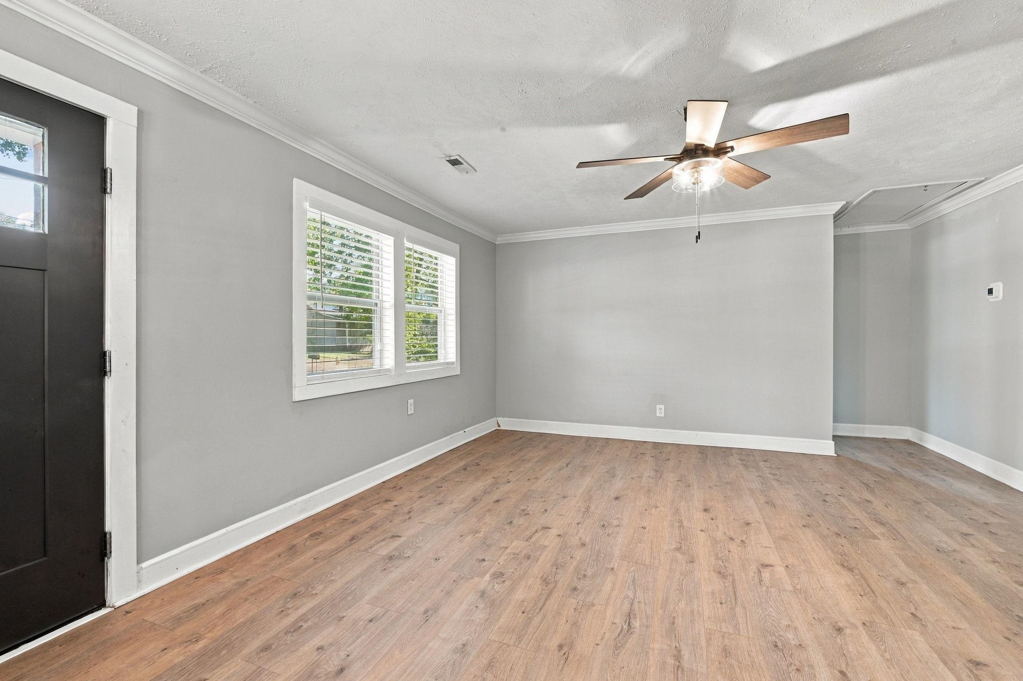 409 Sycamore St. Property Photo 5