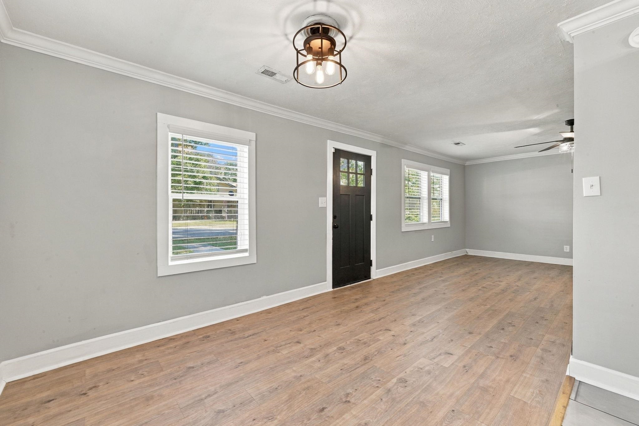 409 Sycamore St. Property Photo 6