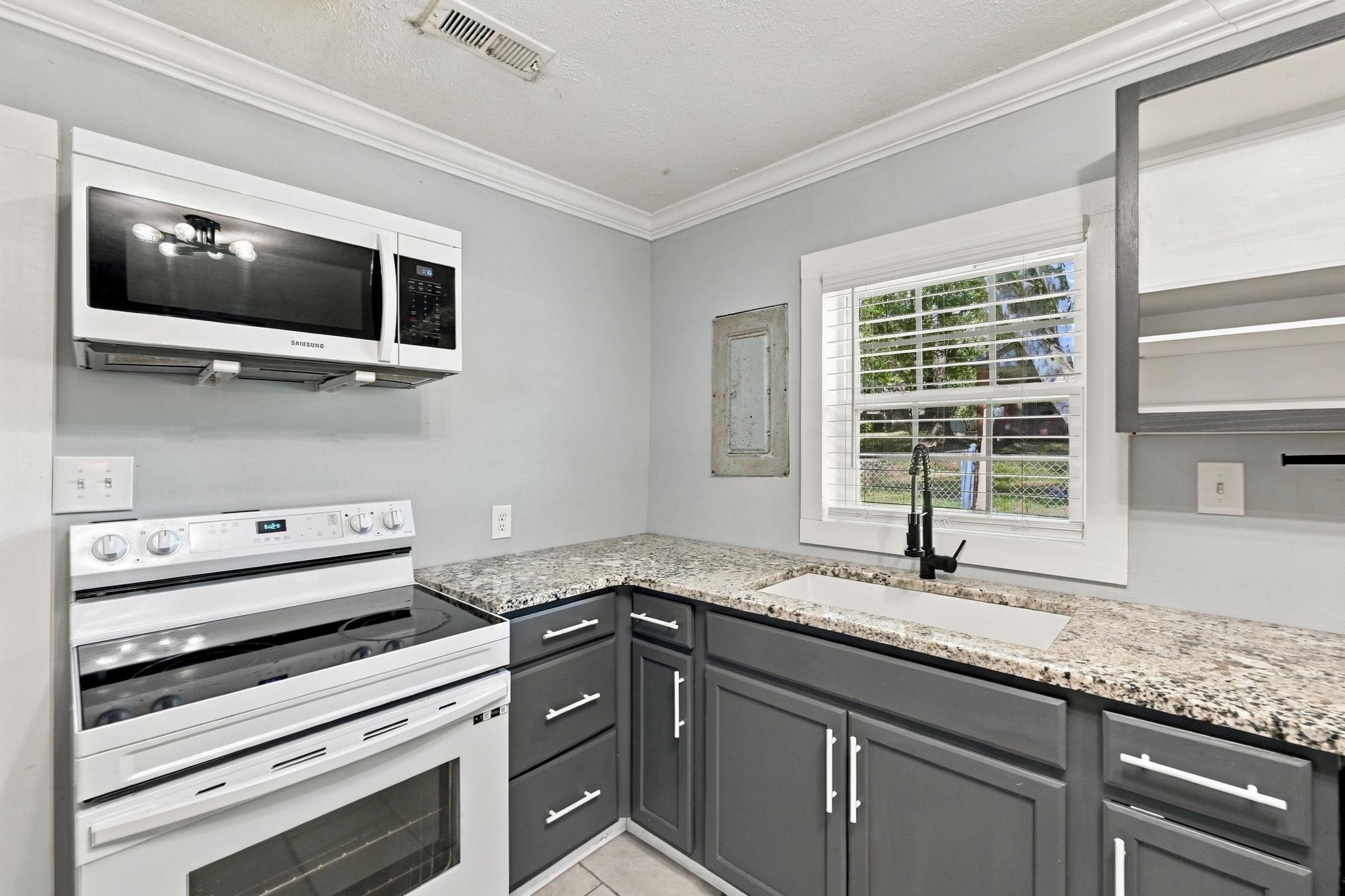 409 Sycamore St. Property Photo 15