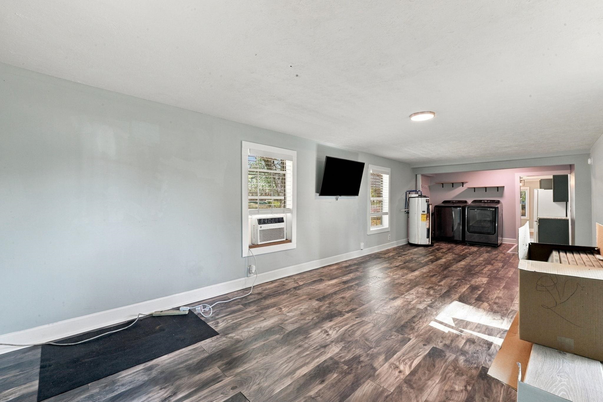 409 Sycamore St. Property Photo 17