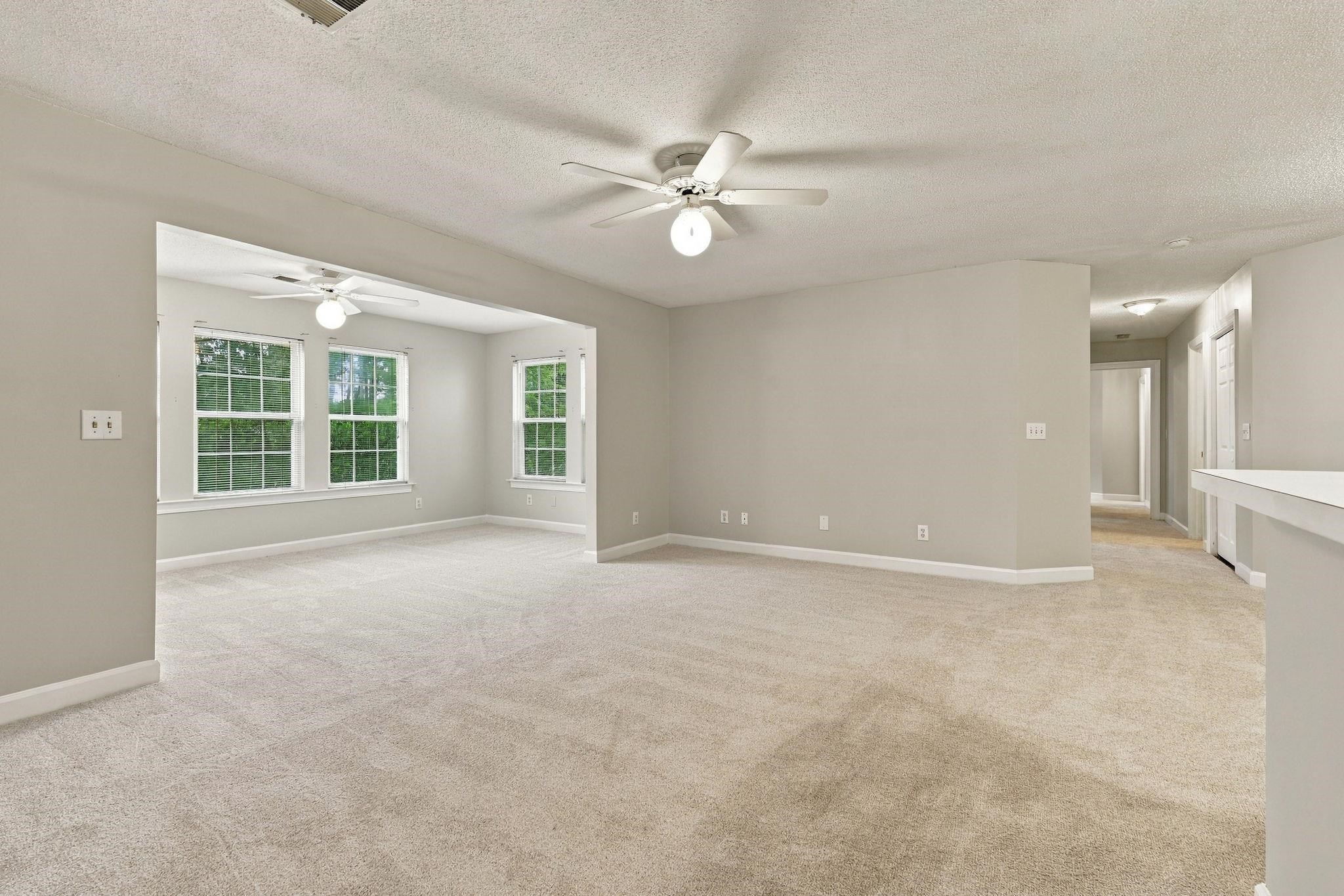 4376 Crepe Myrtle Ct. Property Photo 4