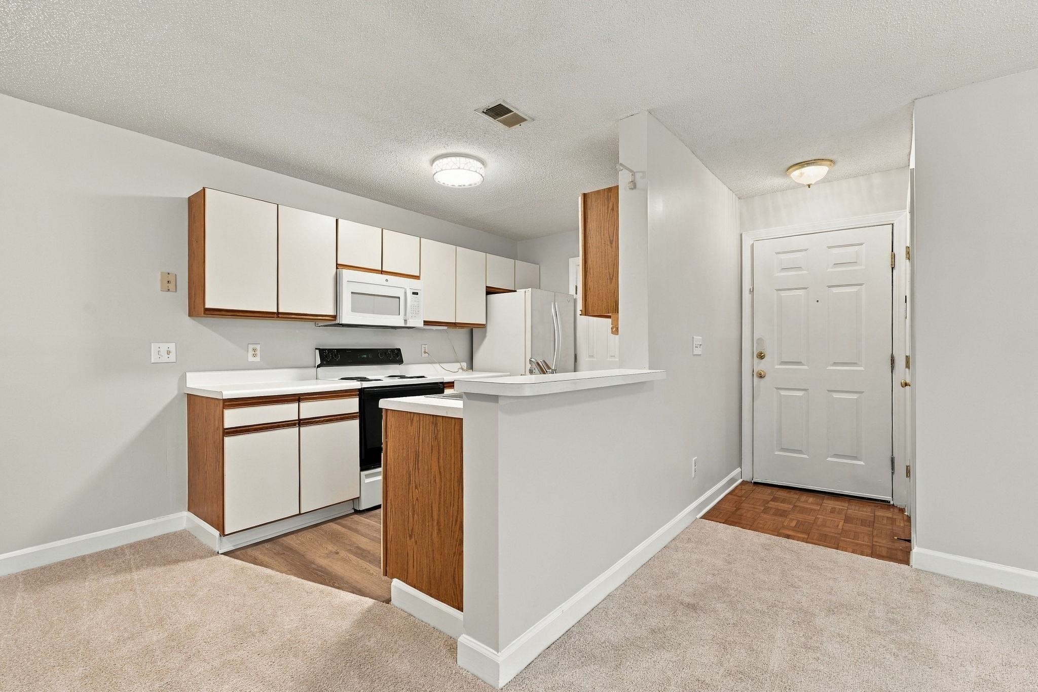 4376 Crepe Myrtle Ct. Property Photo 5