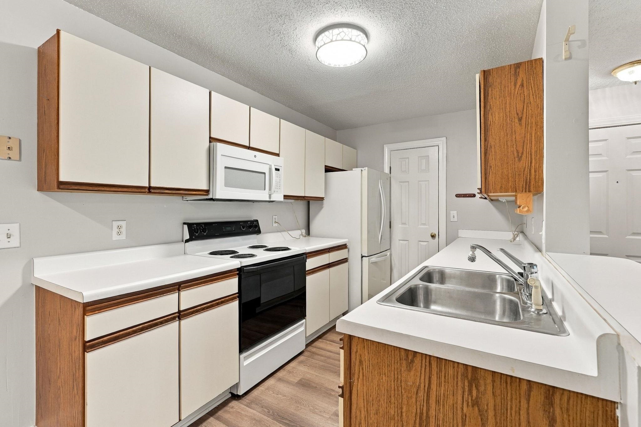 4376 Crepe Myrtle Ct. Property Photo 11