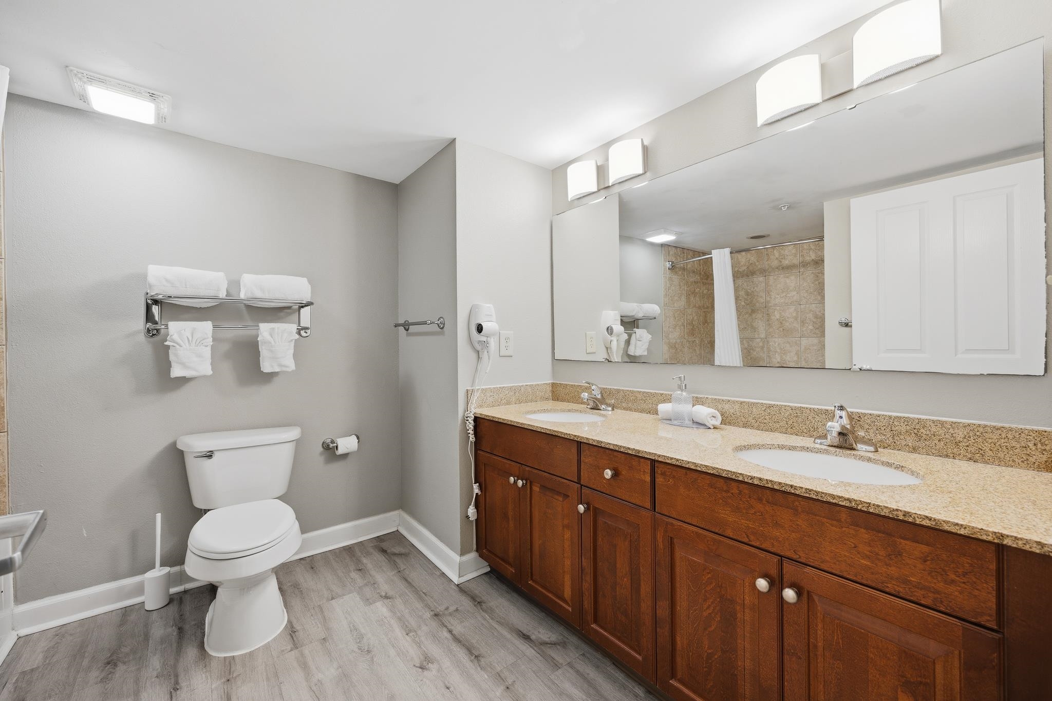 5200 N Ocean Blvd. Property Photo 16