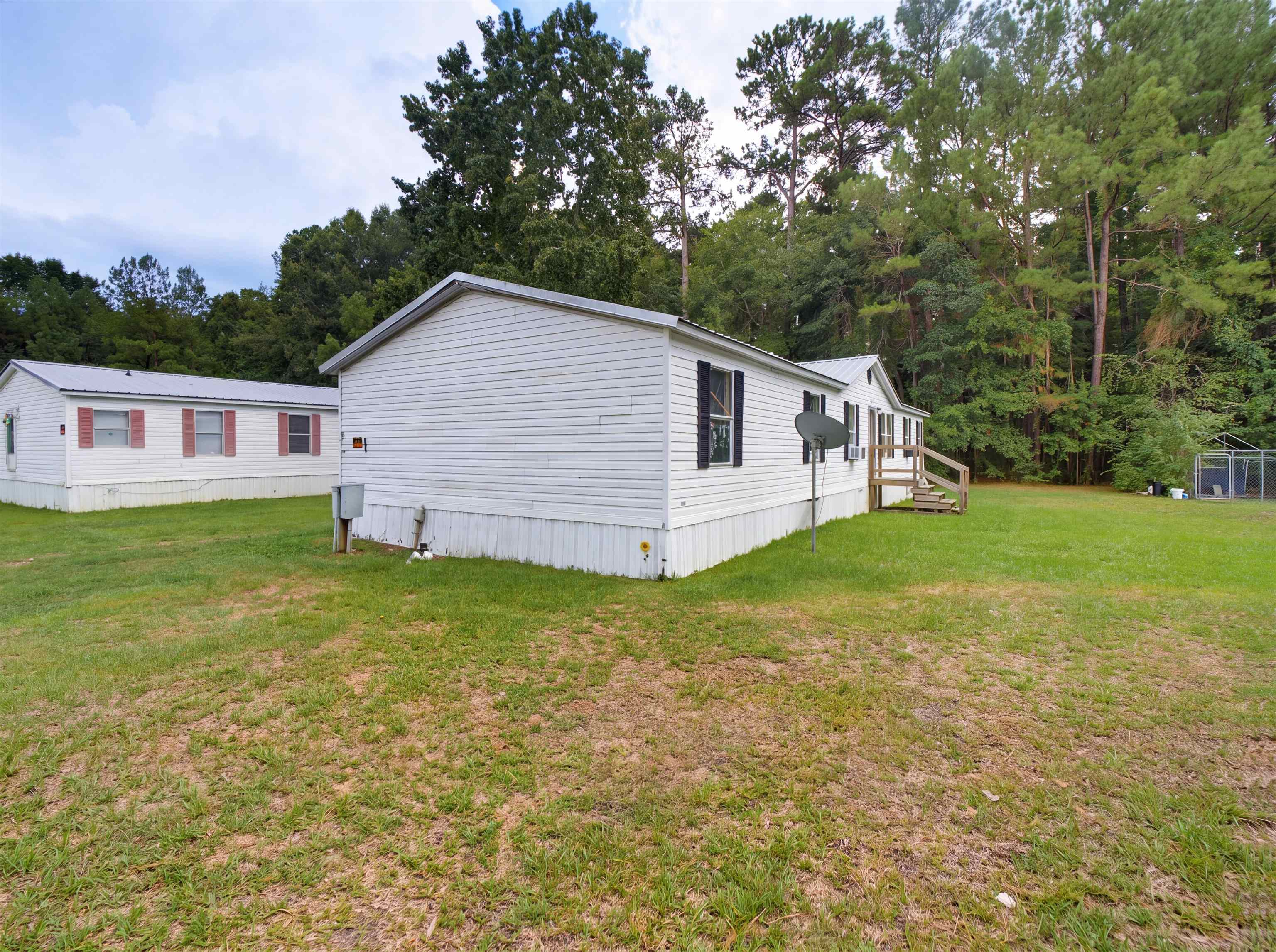 10 Locust St Property Photo 2