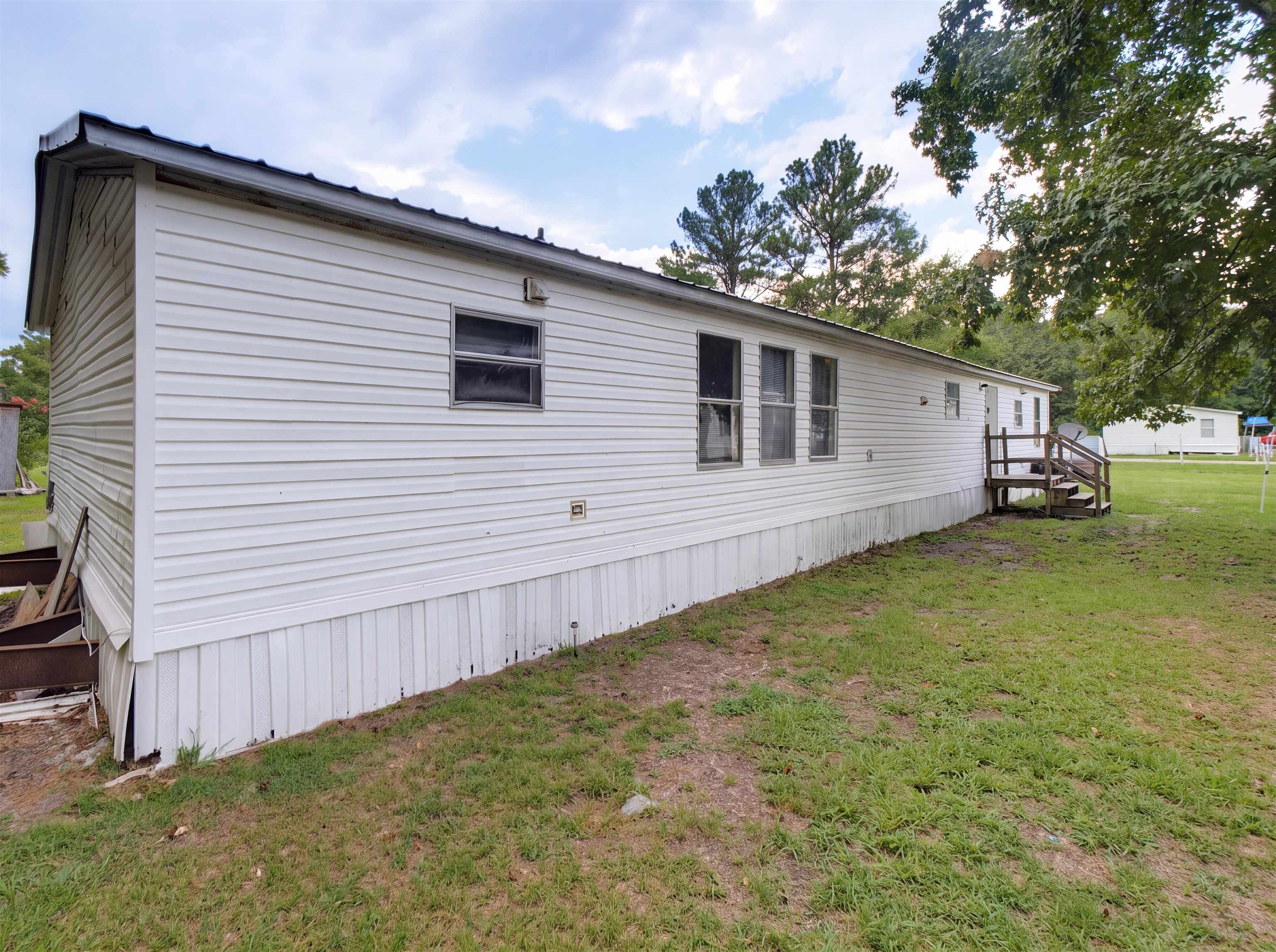 10 Locust St Property Photo 5