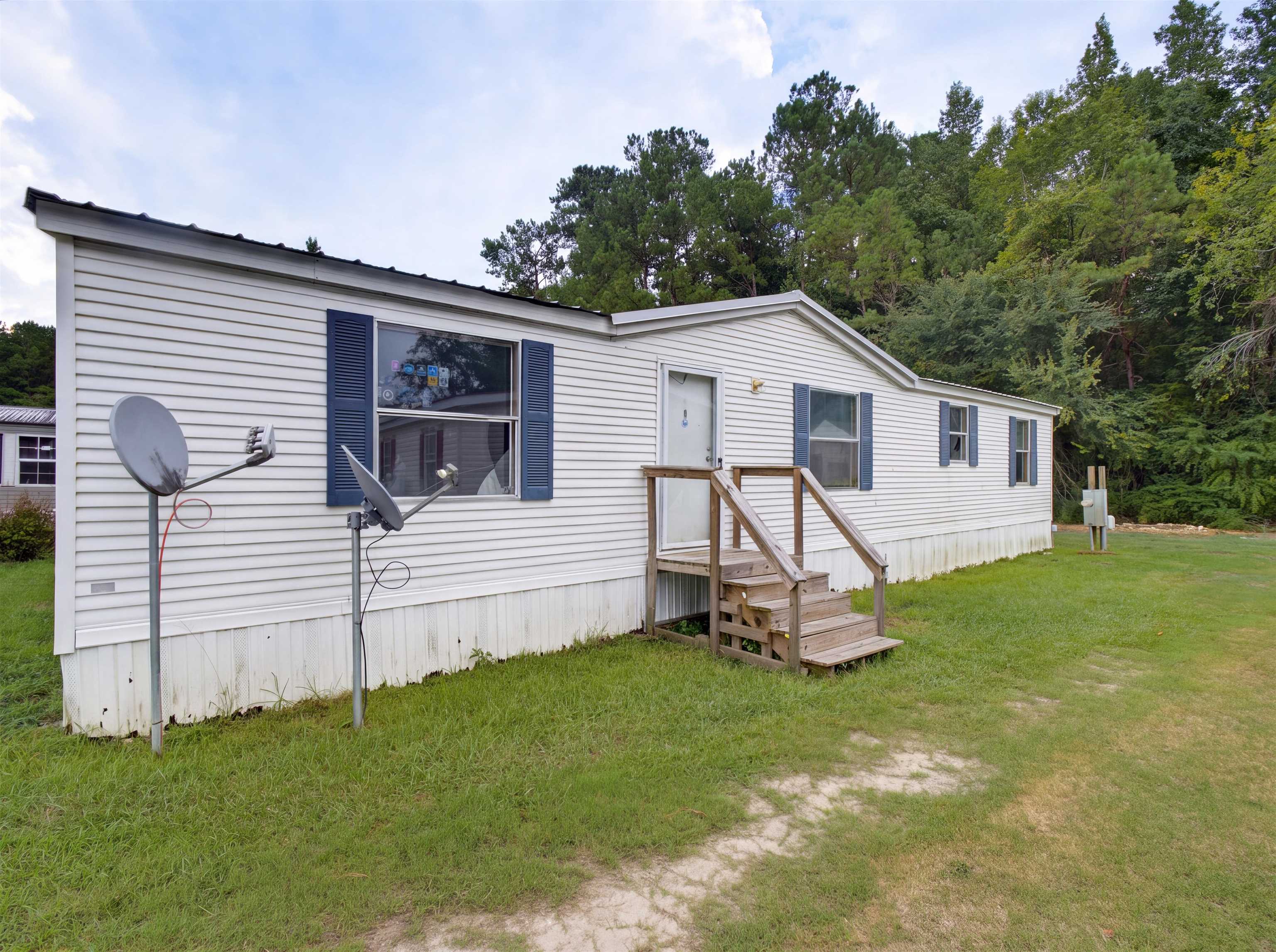 6 Locust St Property Photo 1