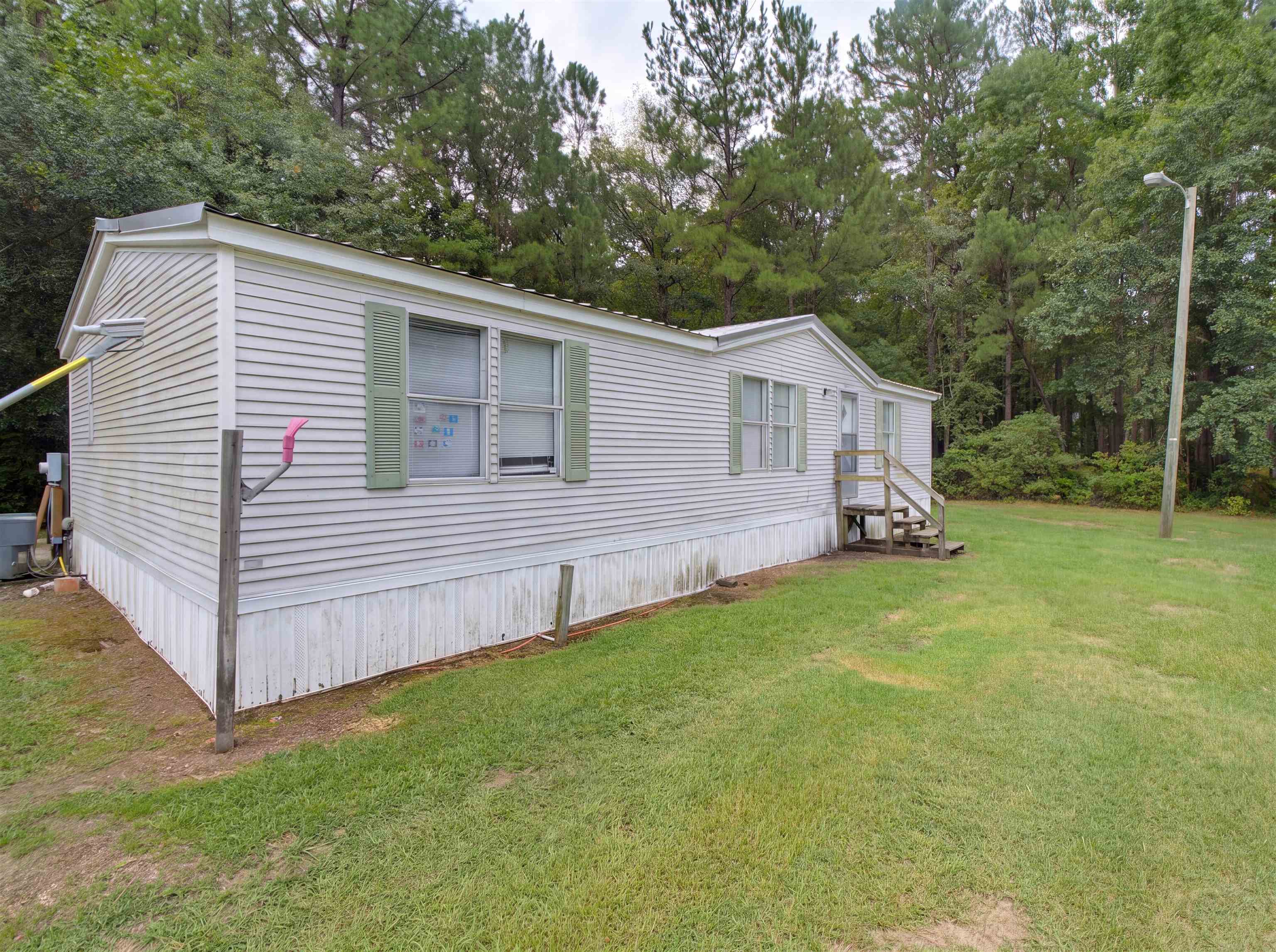 18 Locust St Property Photo 1