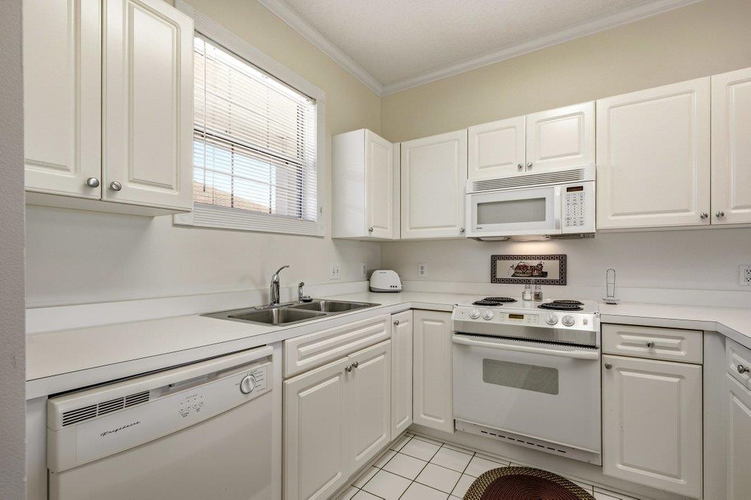695 Riverwalk Dr. Property Photo 13