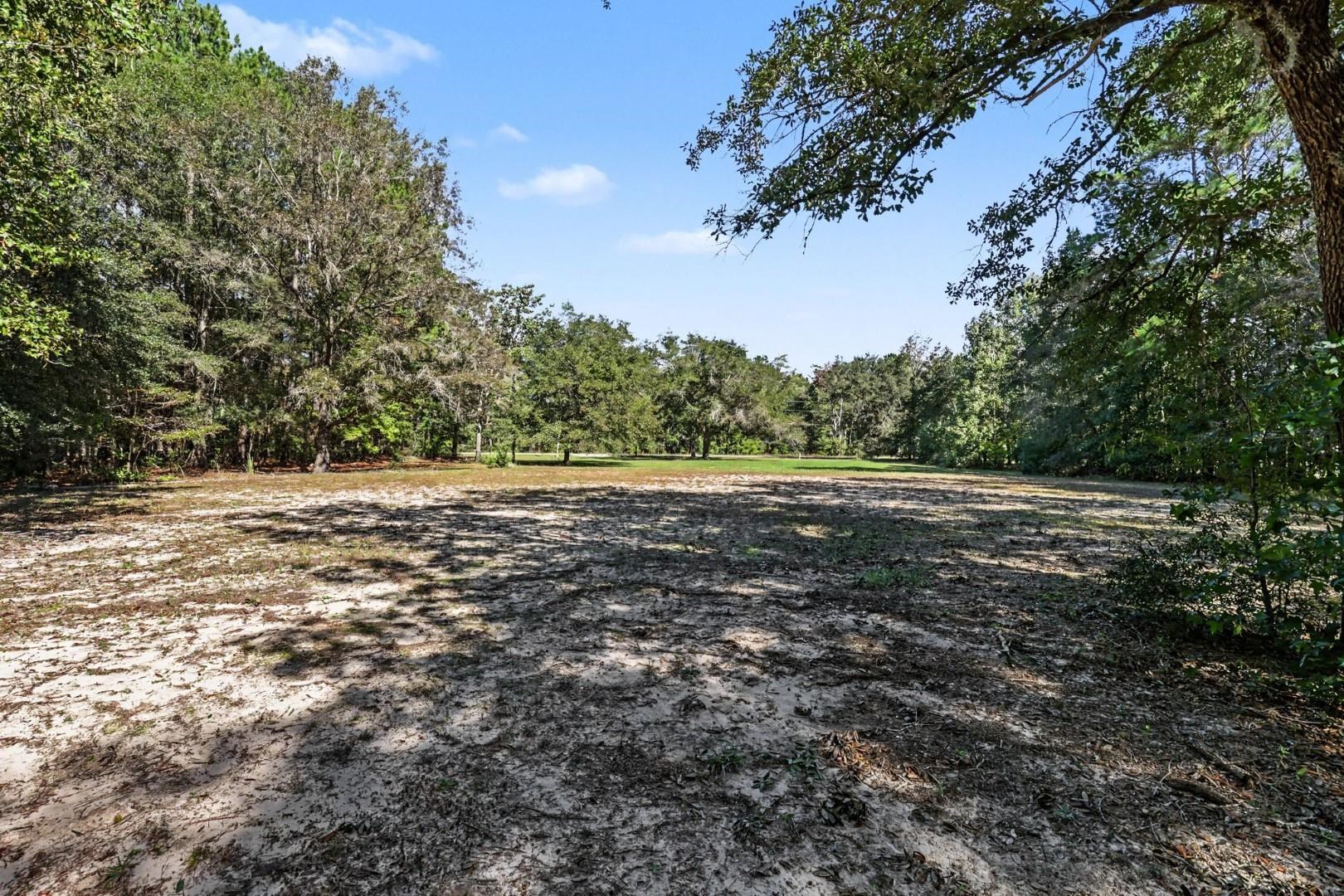 2072 Lees Landing Circle Property Photo 3