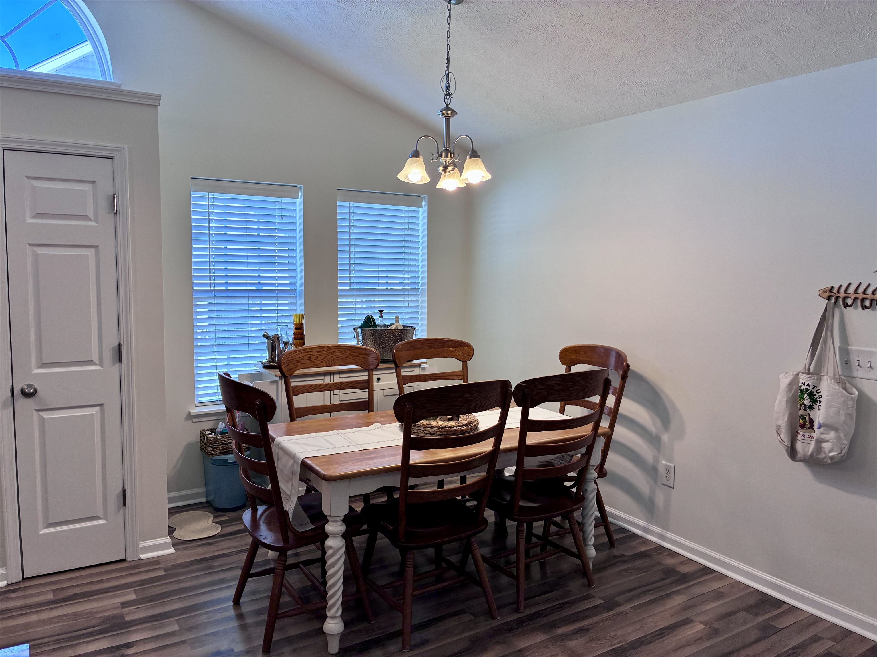 170 Woodland Park Loop Property Photo 9