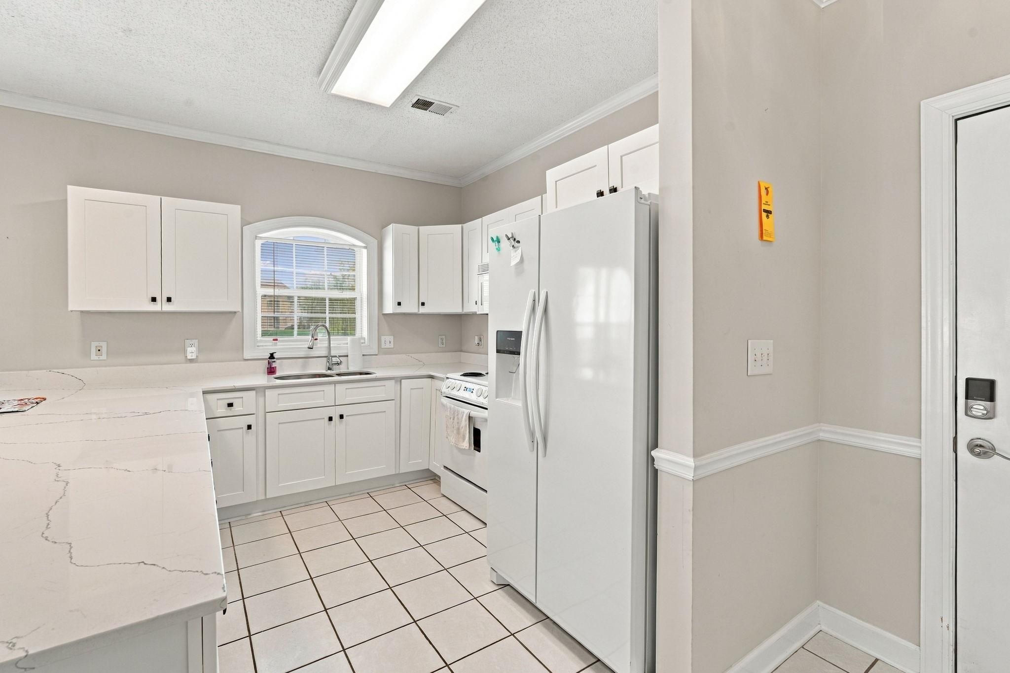 3983 Forsythia Ct. Property Photo 6