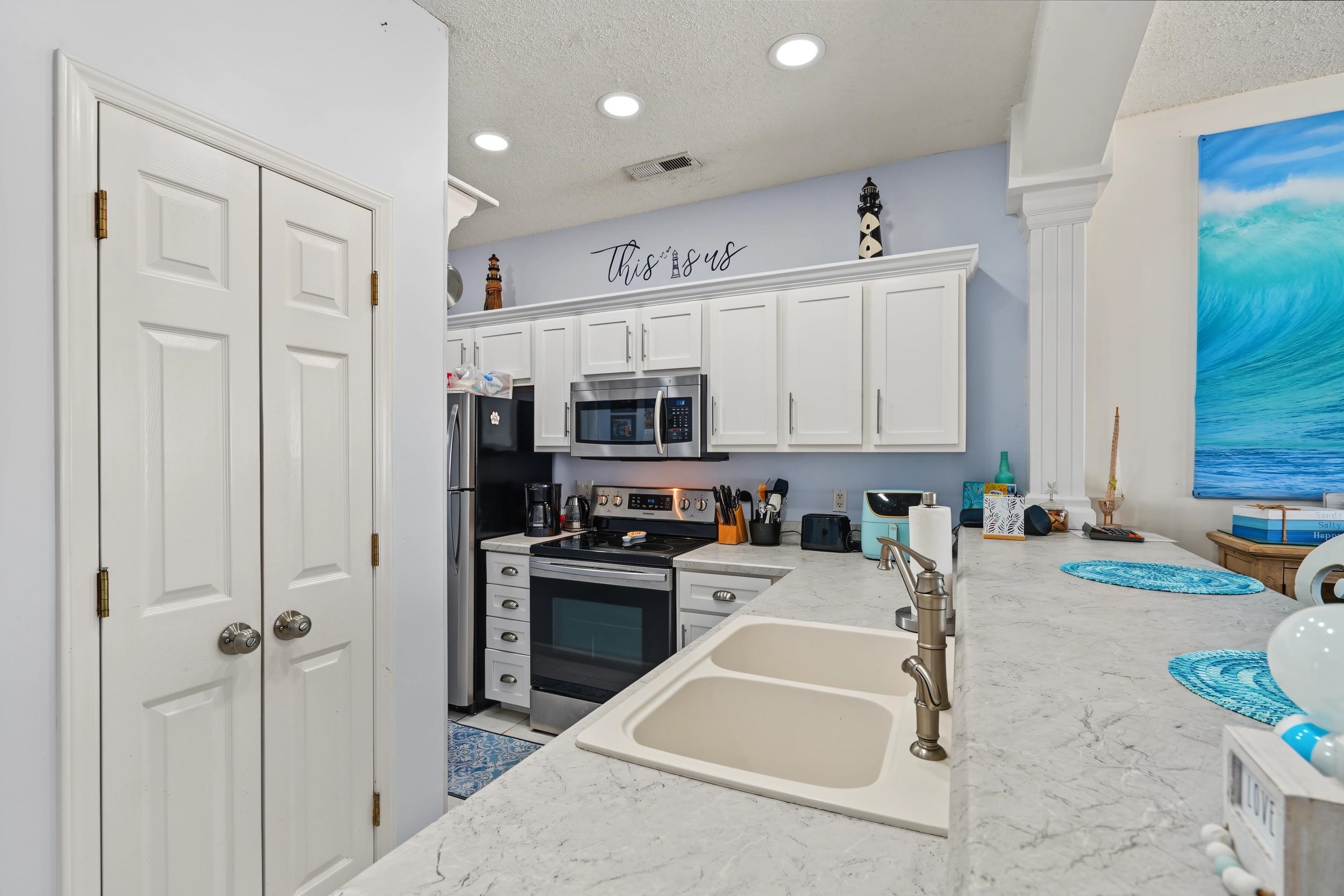 4617 Lightkeepers Way Property Photo 13