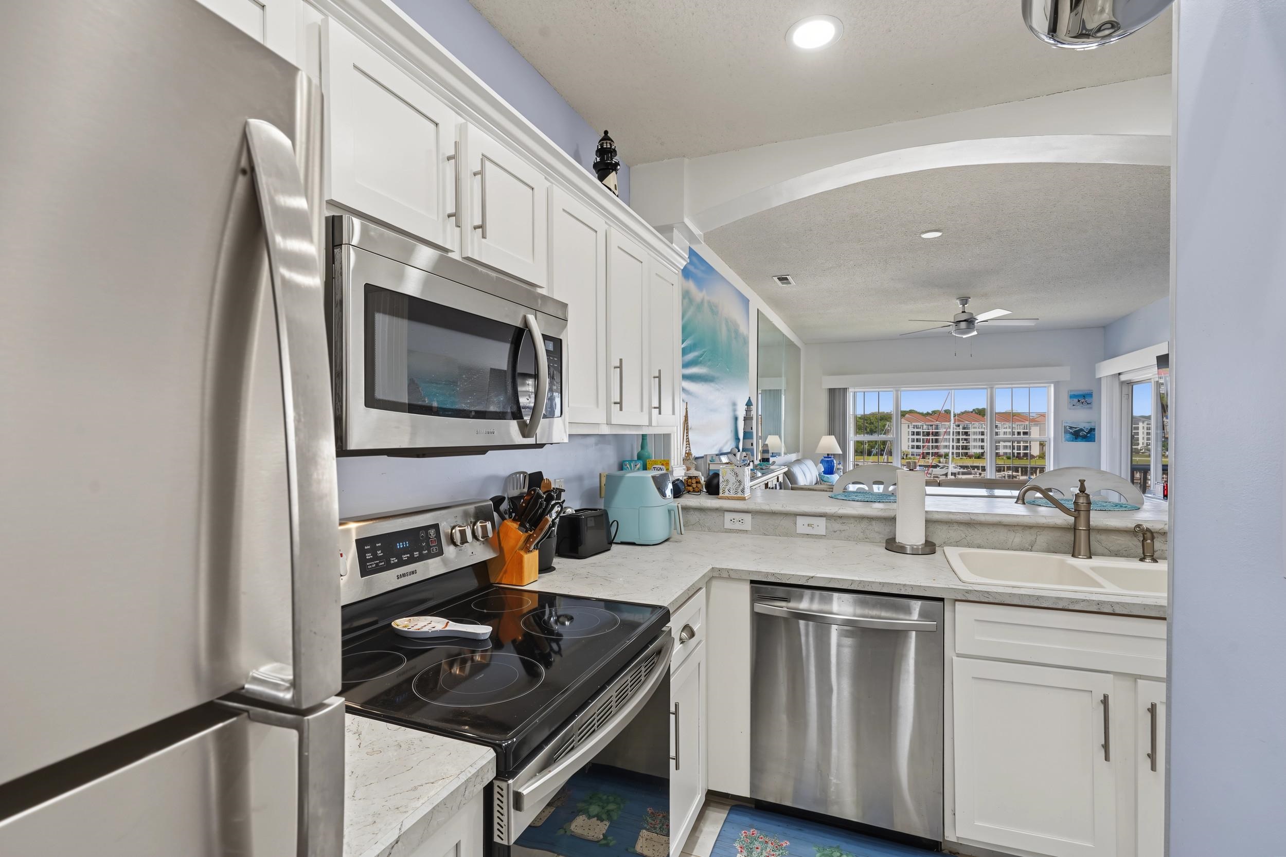 4617 Lightkeepers Way Property Photo 14