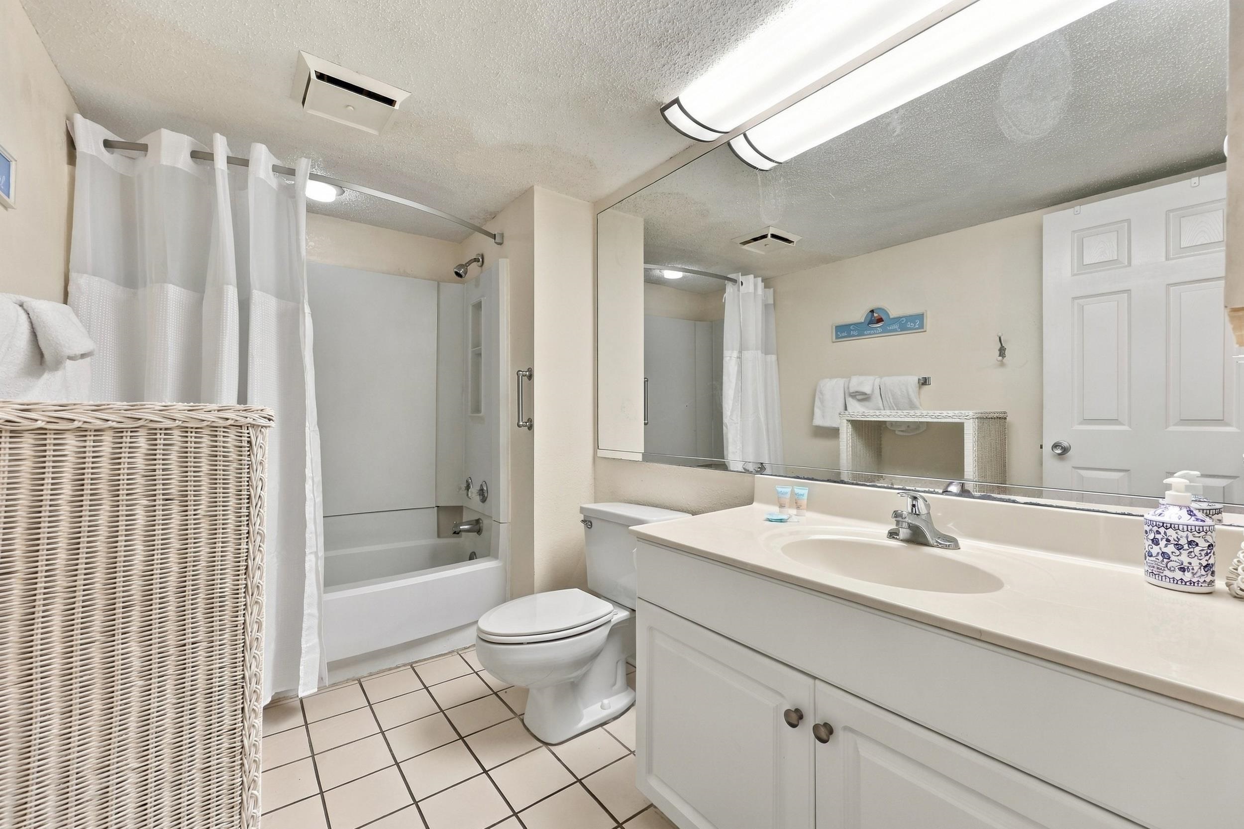 9550 Shore Dr. Property Photo 4