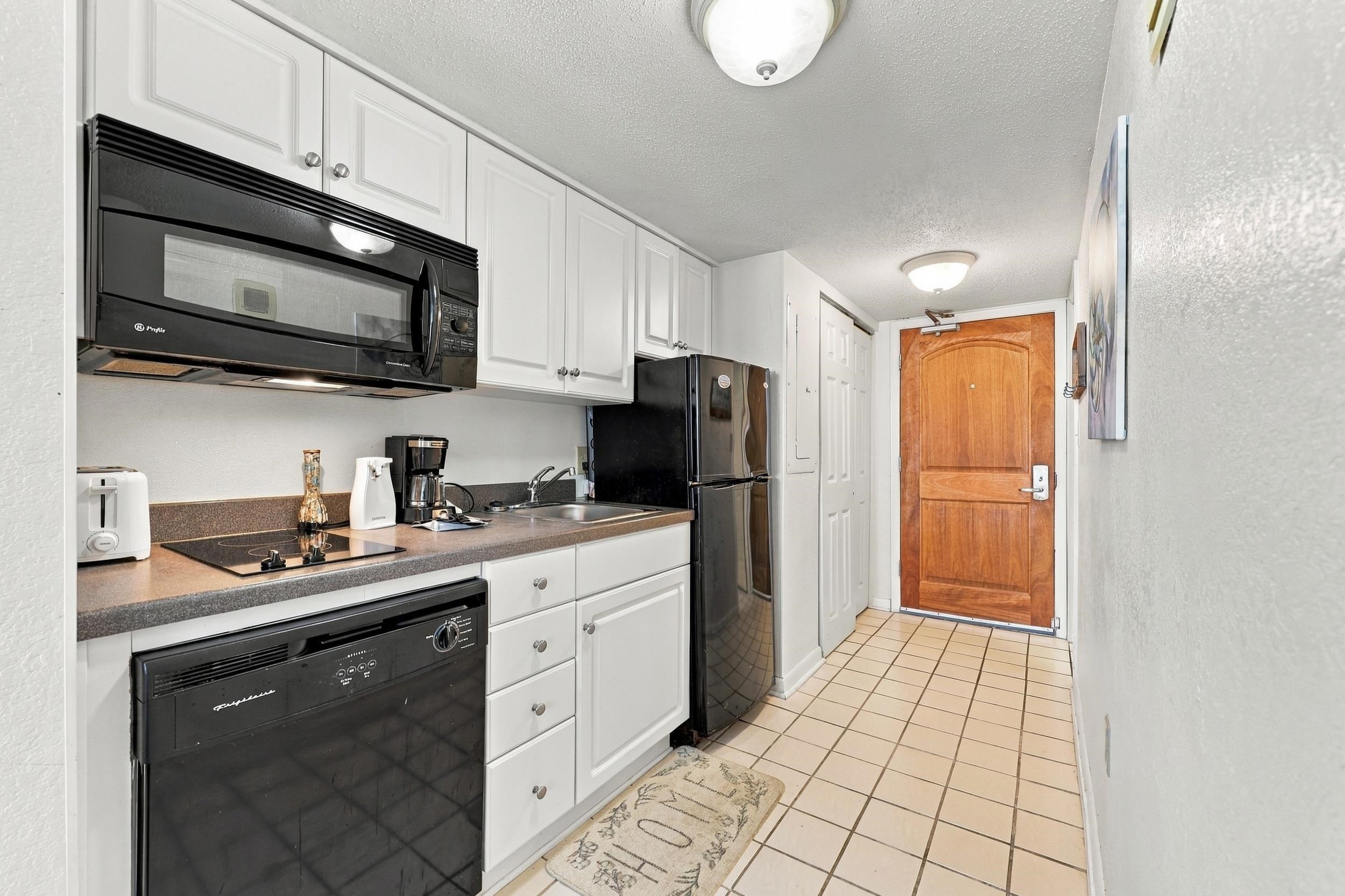 9550 Shore Dr. Property Photo 6