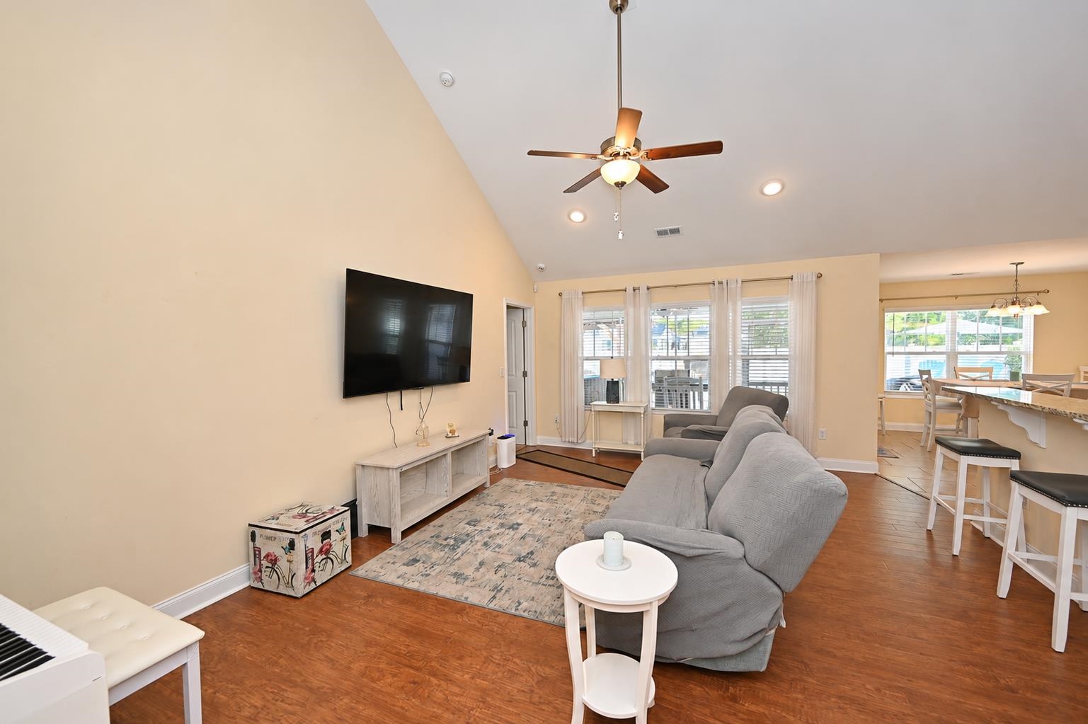 1866 Fairwinds Dr. Property Photo 4