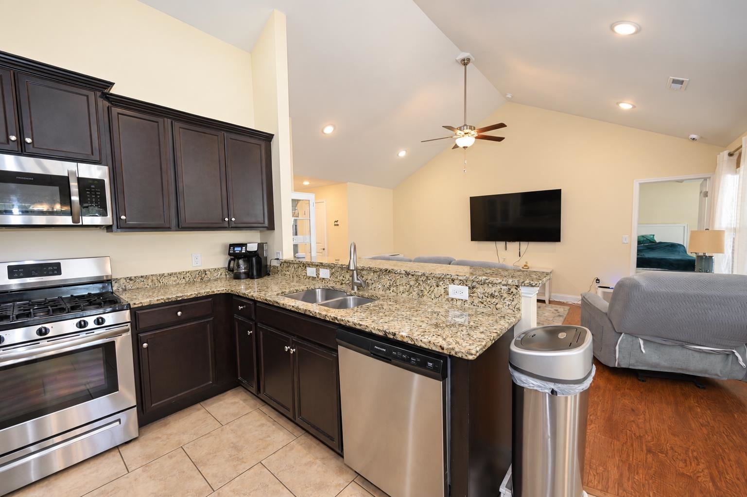 1866 Fairwinds Dr. Property Photo 15