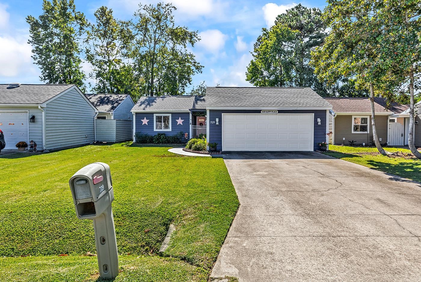 709 Gleneagles Dr. Property Photo 1