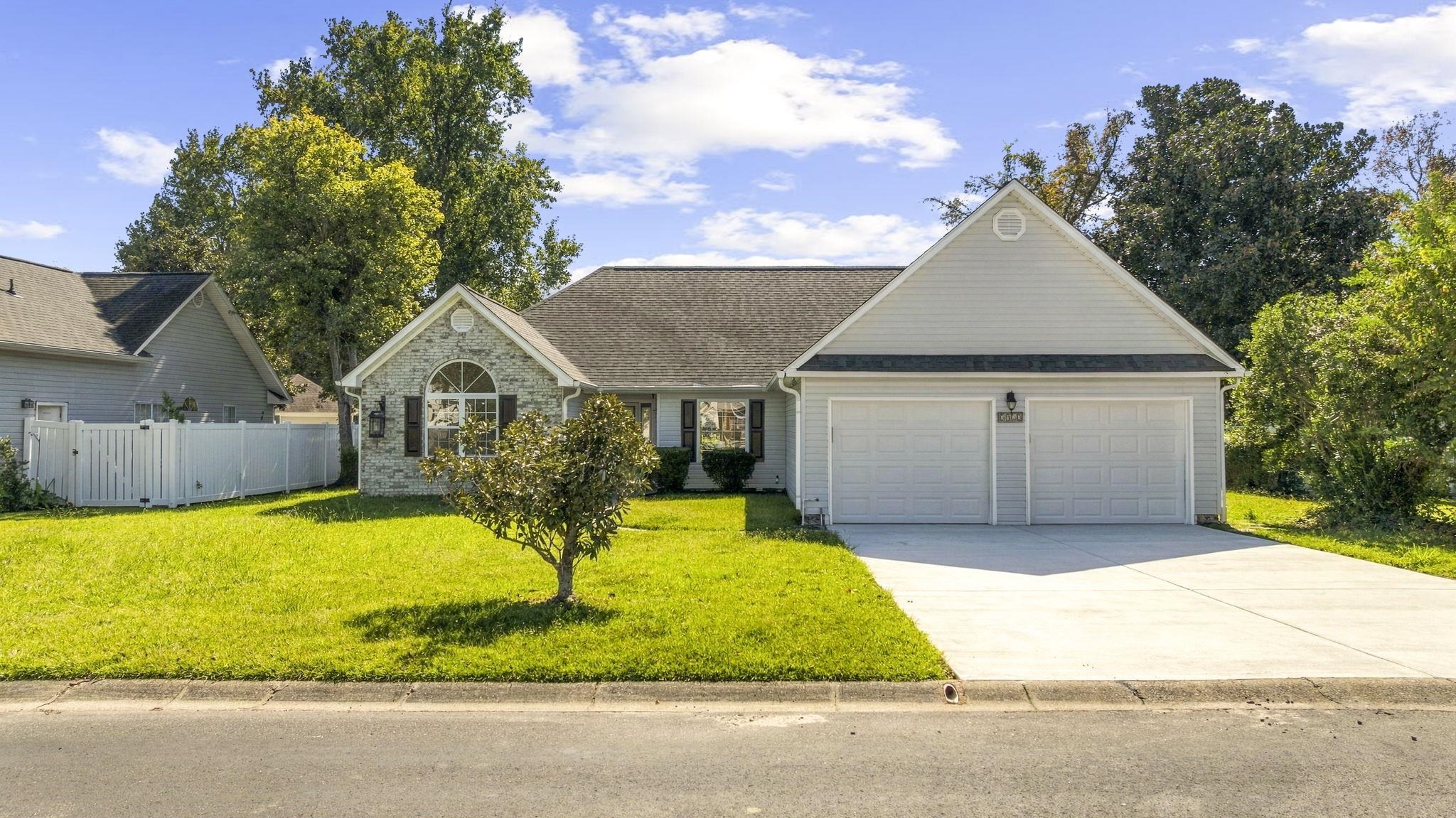 3923 Lochview Dr. Property Photo 1