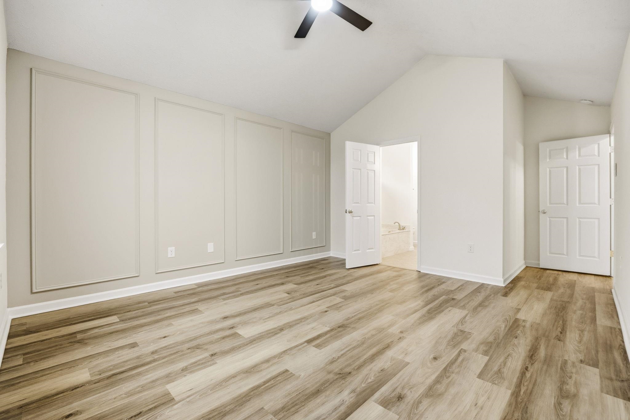 3923 Lochview Dr. Property Photo 26