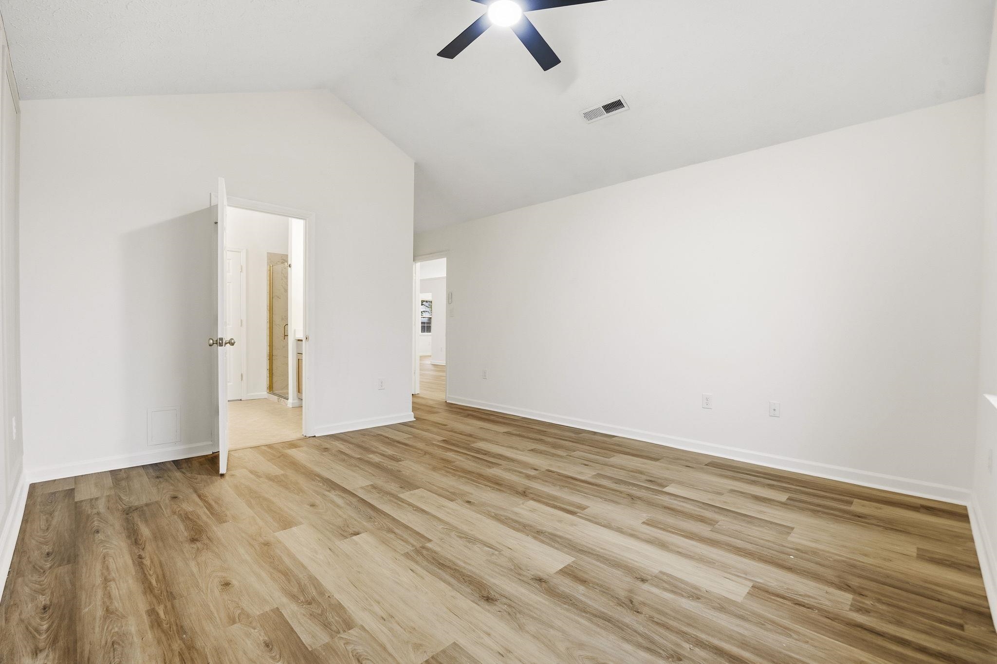 3923 Lochview Dr. Property Photo 27