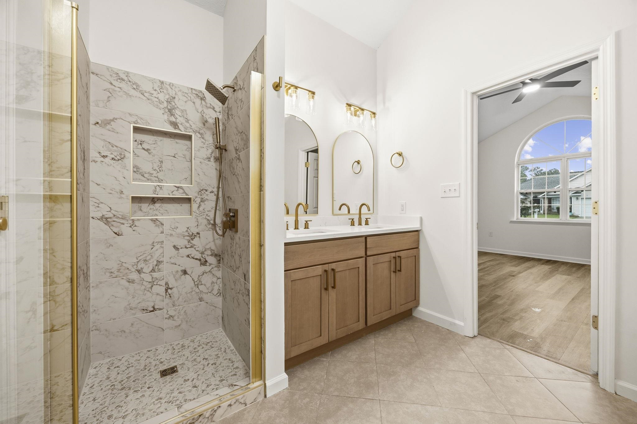 3923 Lochview Dr. Property Photo 29