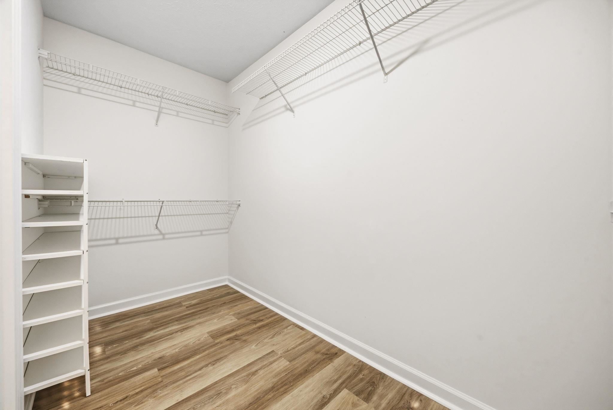 3923 Lochview Dr. Property Photo 29