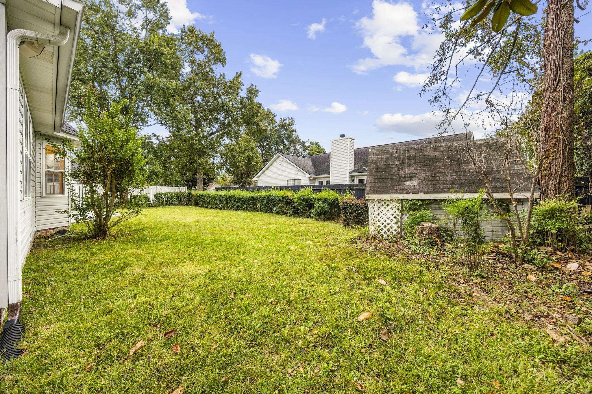 3923 Lochview Dr. Property Photo 41
