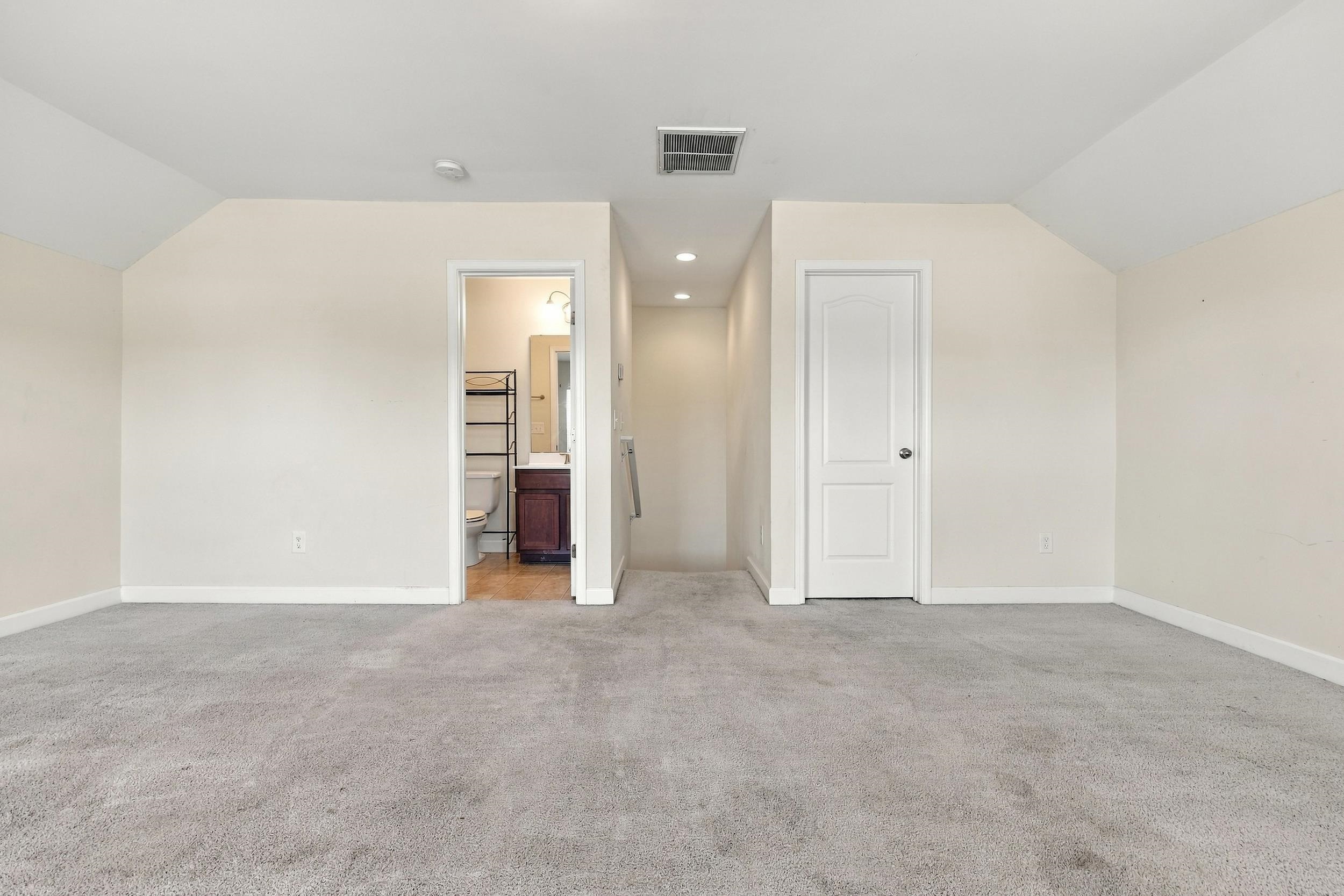 197 Ridge Point Dr. Property Photo 30