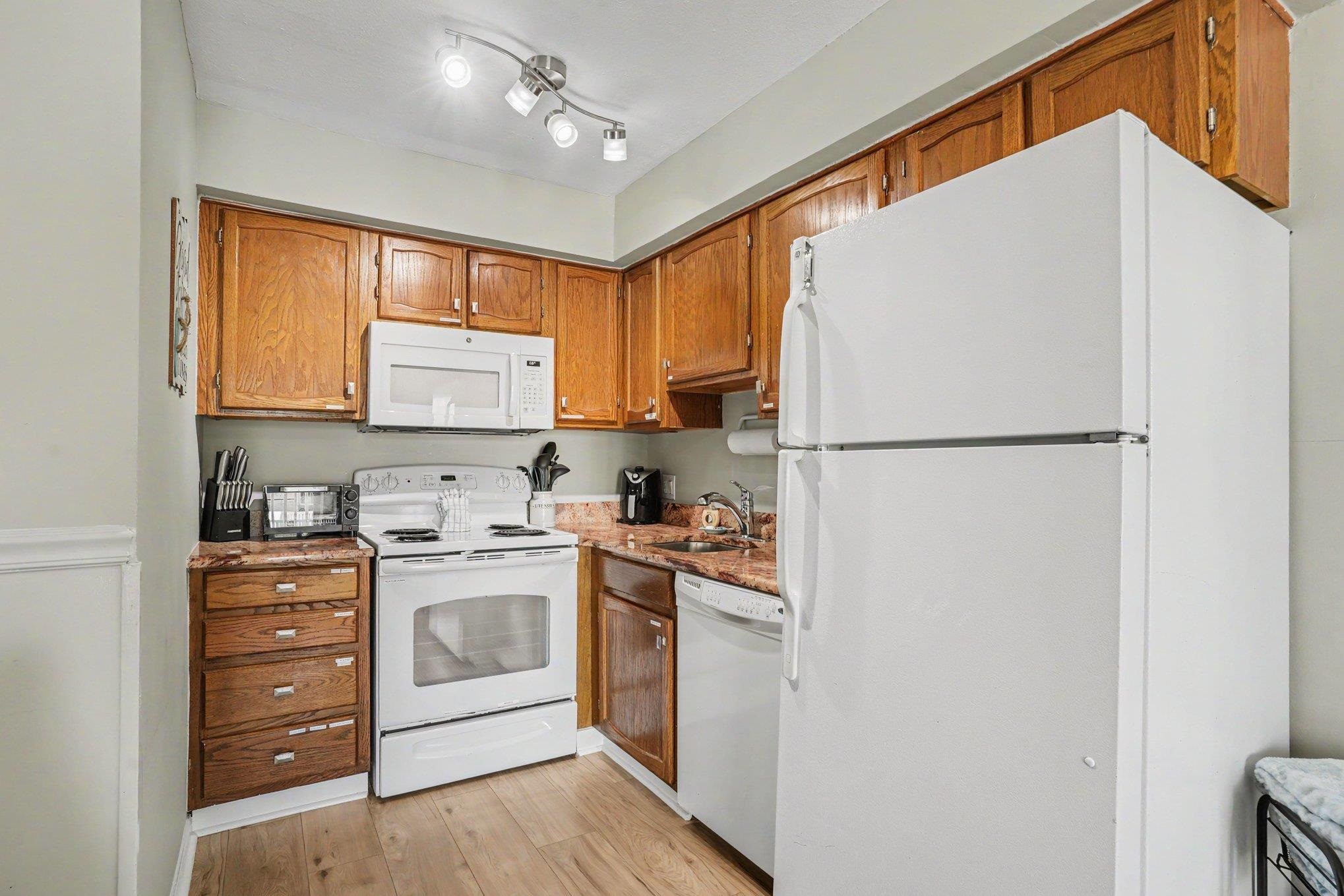 301 N Waccamaw Dr. Property Photo 10