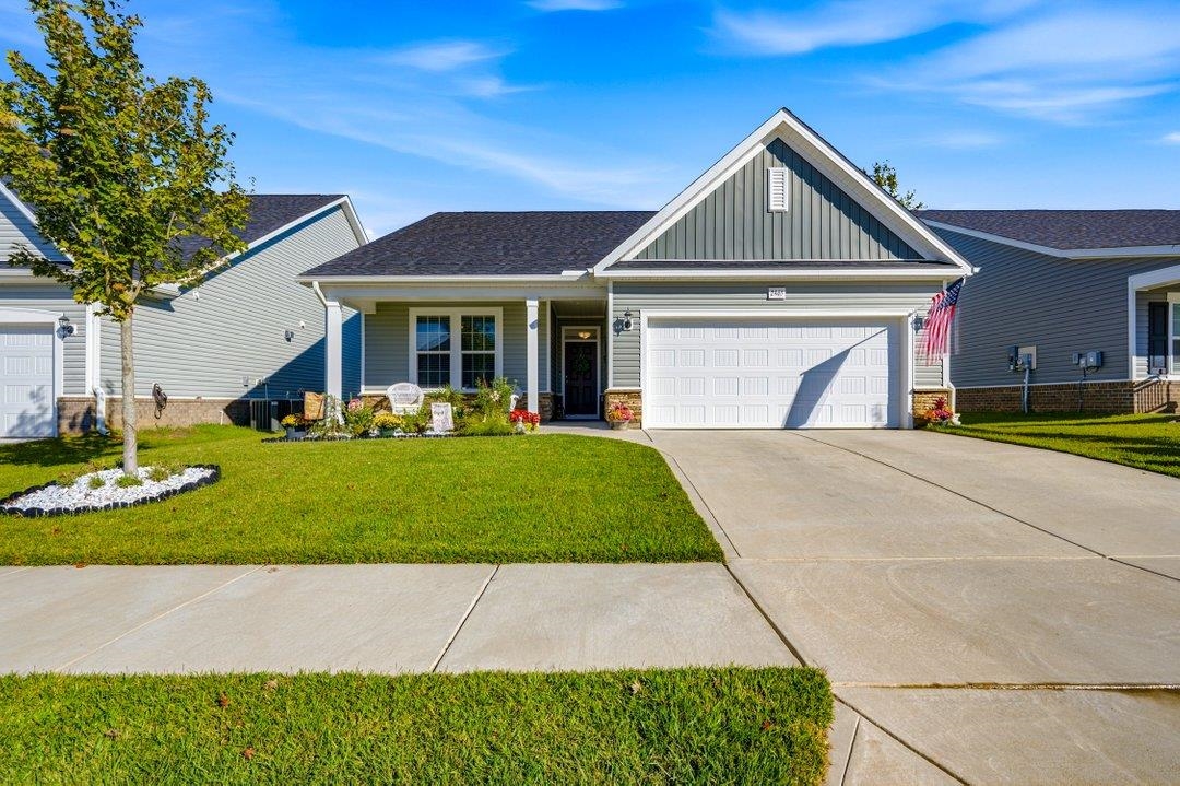 2465 Campton Loop Property Photo 1