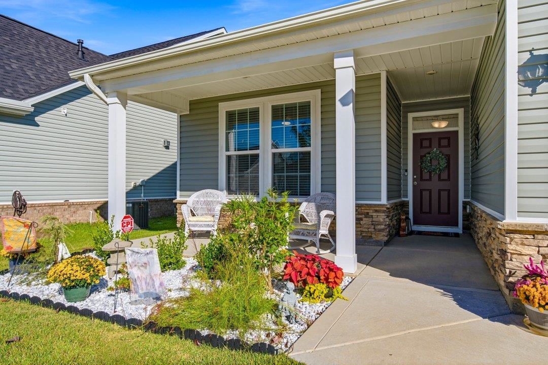 2465 Campton Loop Property Photo 5