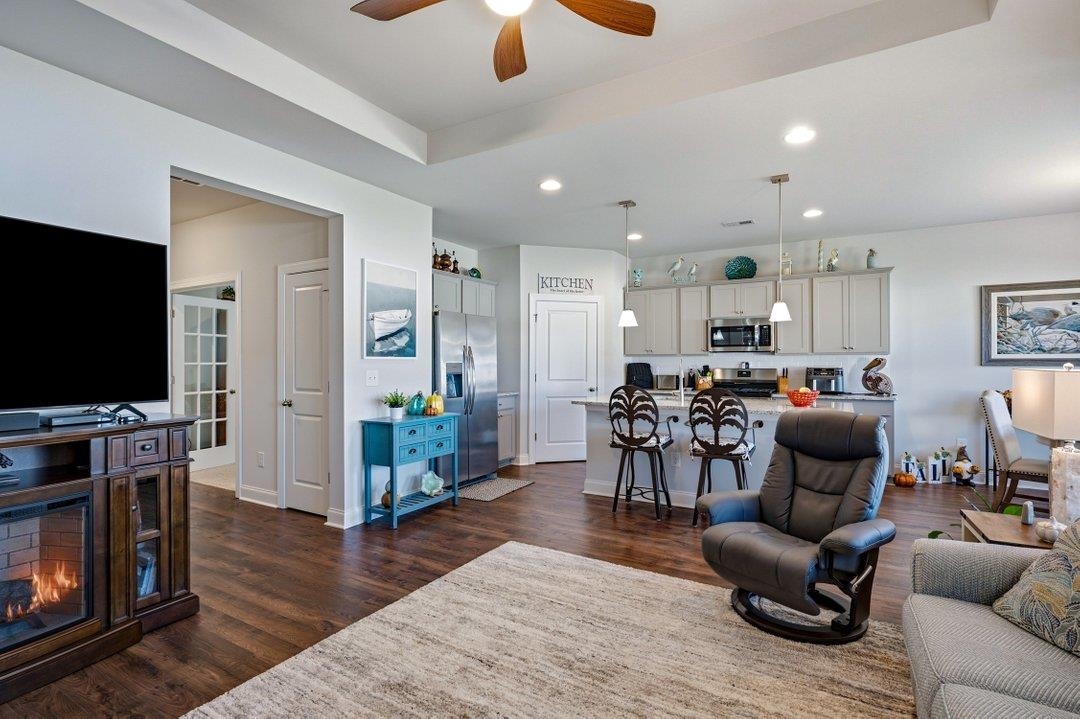 2465 Campton Loop Property Photo 11