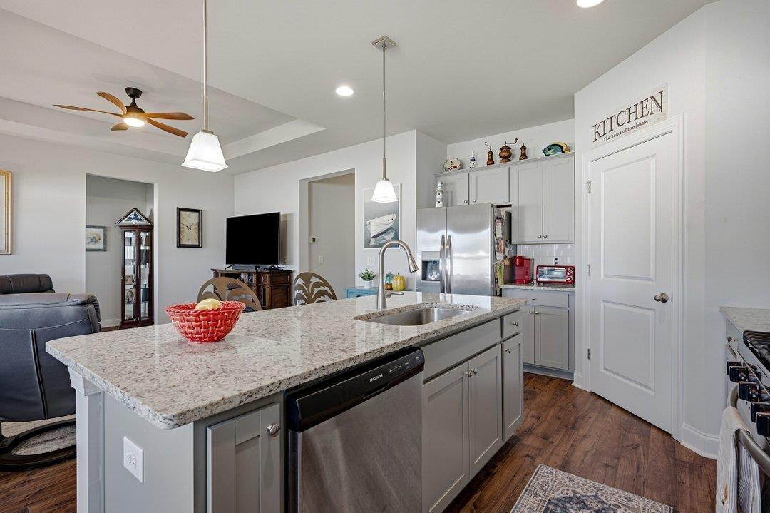 2465 Campton Loop Property Photo 15