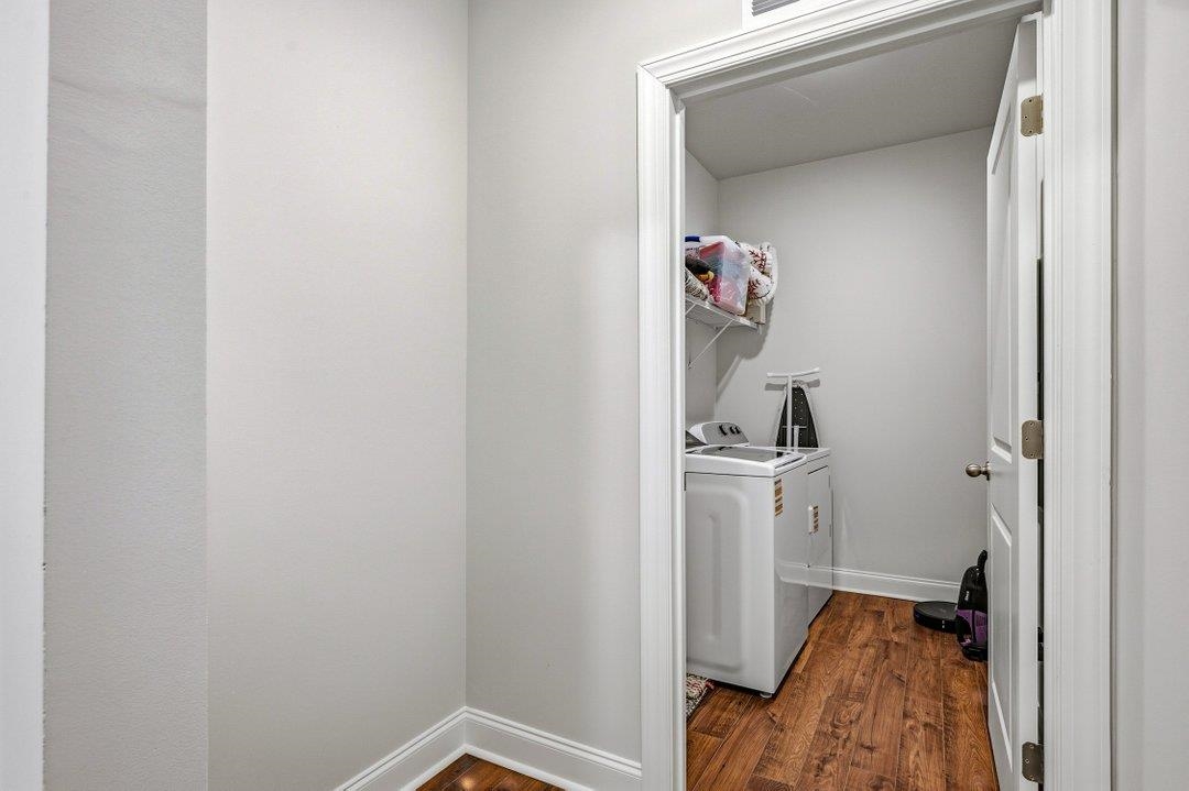 2465 Campton Loop Property Photo 27
