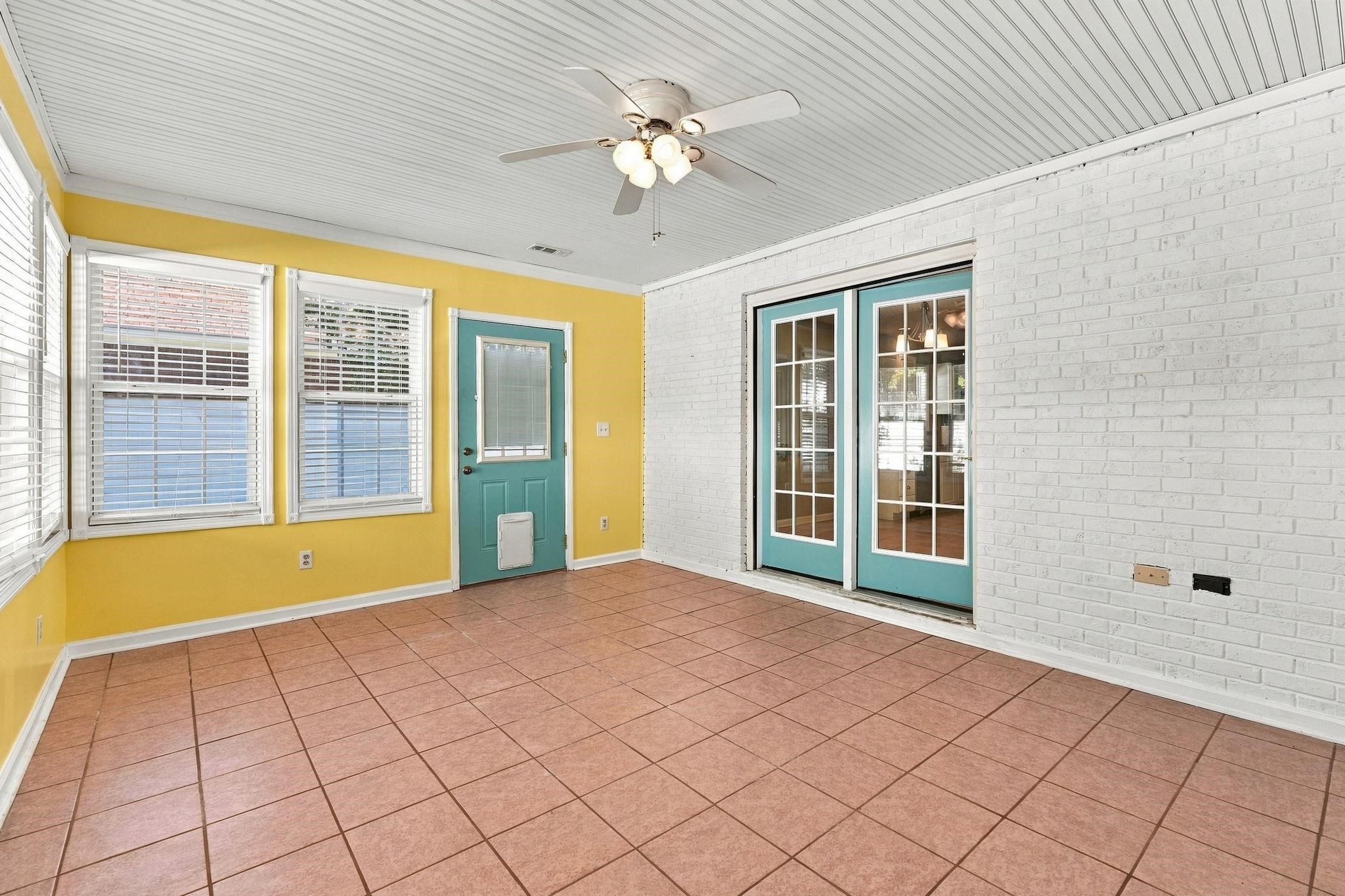 4155 Horseshoe Dr. N Property Photo 6