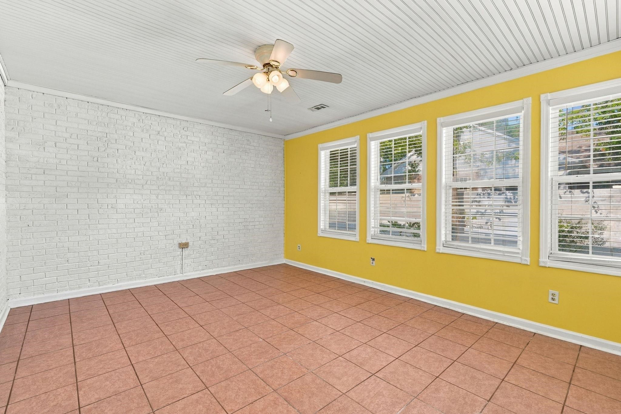 4155 Horseshoe Dr. N Property Photo 7