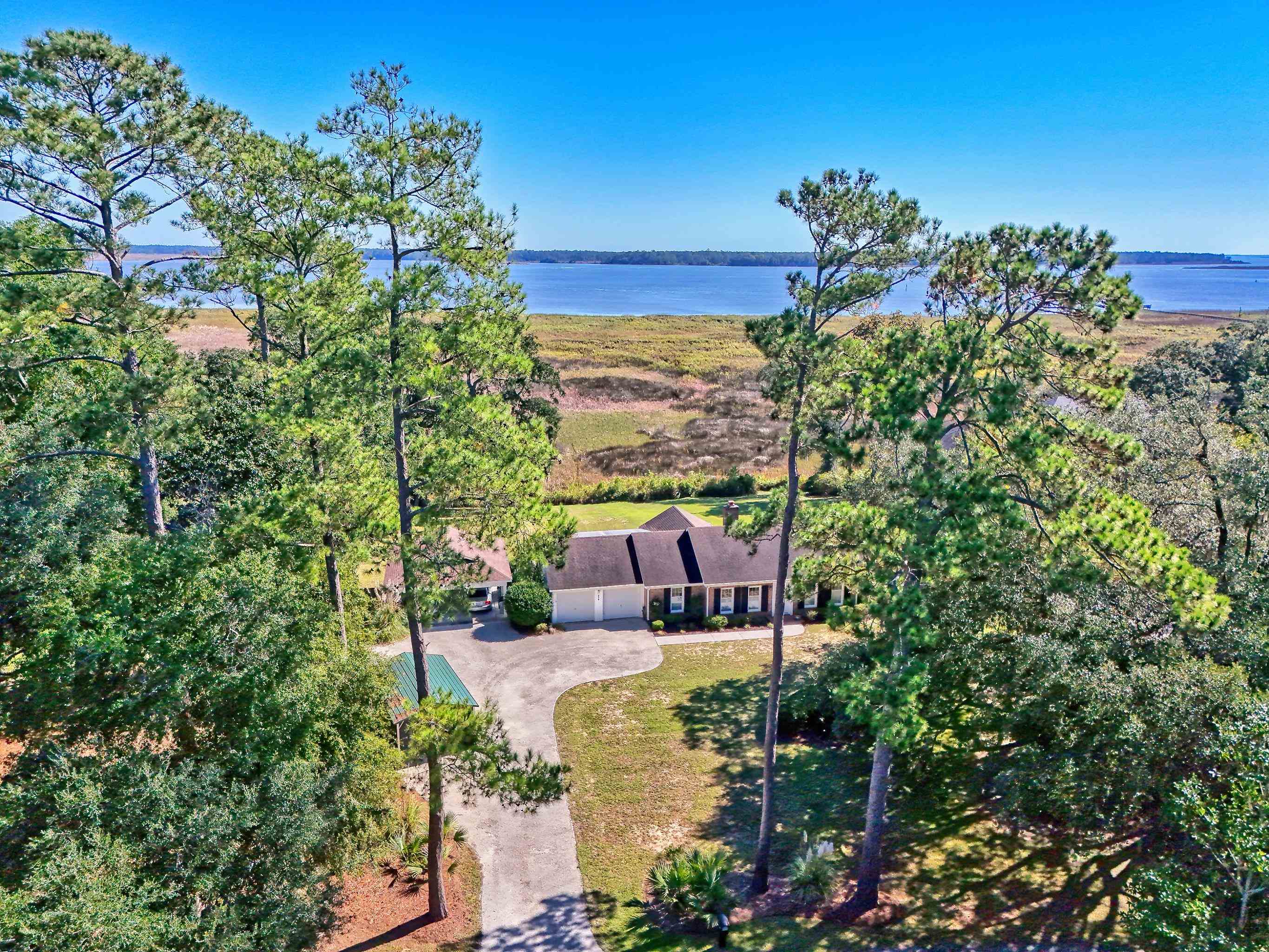 436 Golf Dr. Property Photo 2