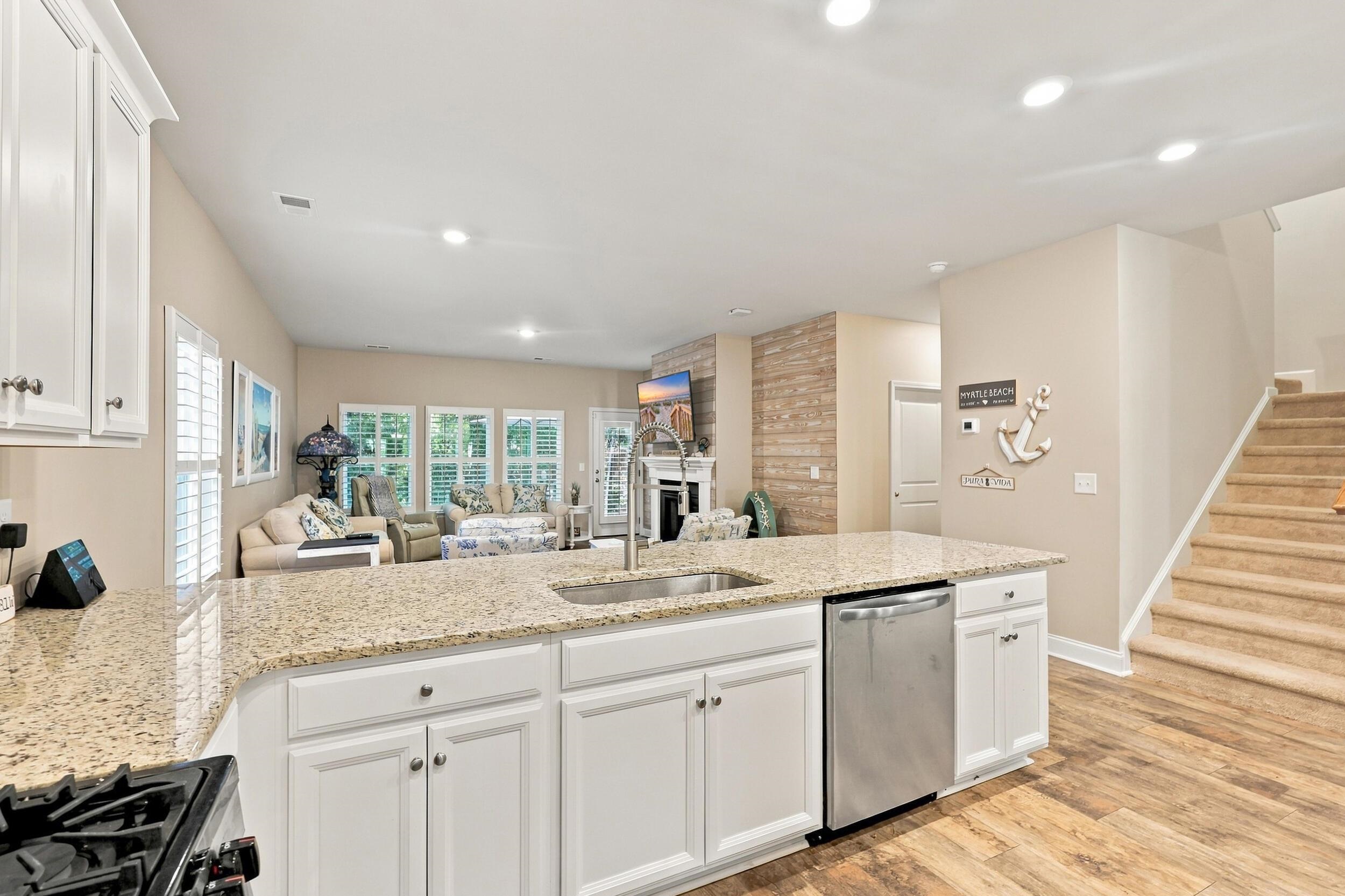 1160 Yorkshire Pkwy. Property Photo 6