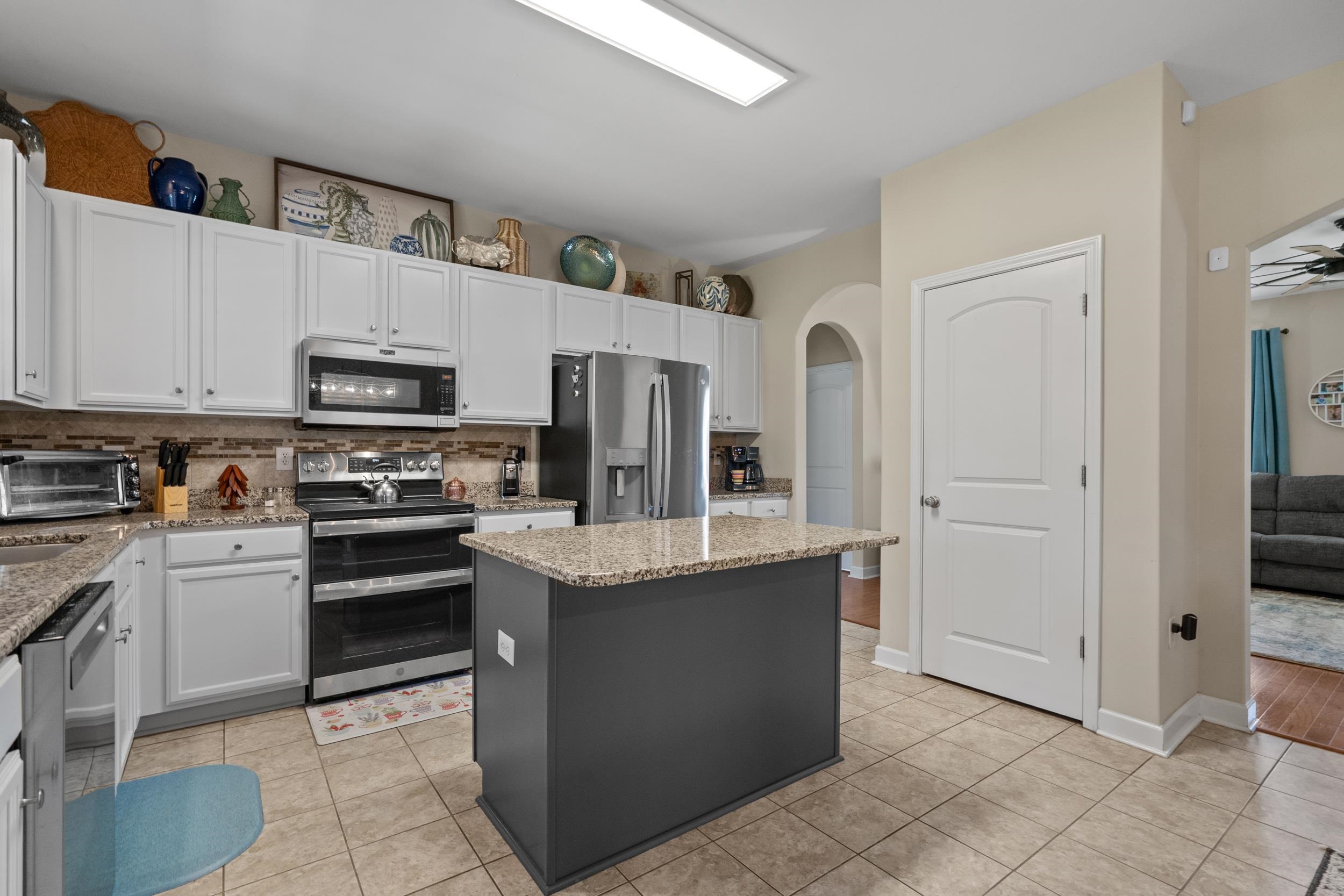 113 Chestnut Estates Rd. Property Photo 15