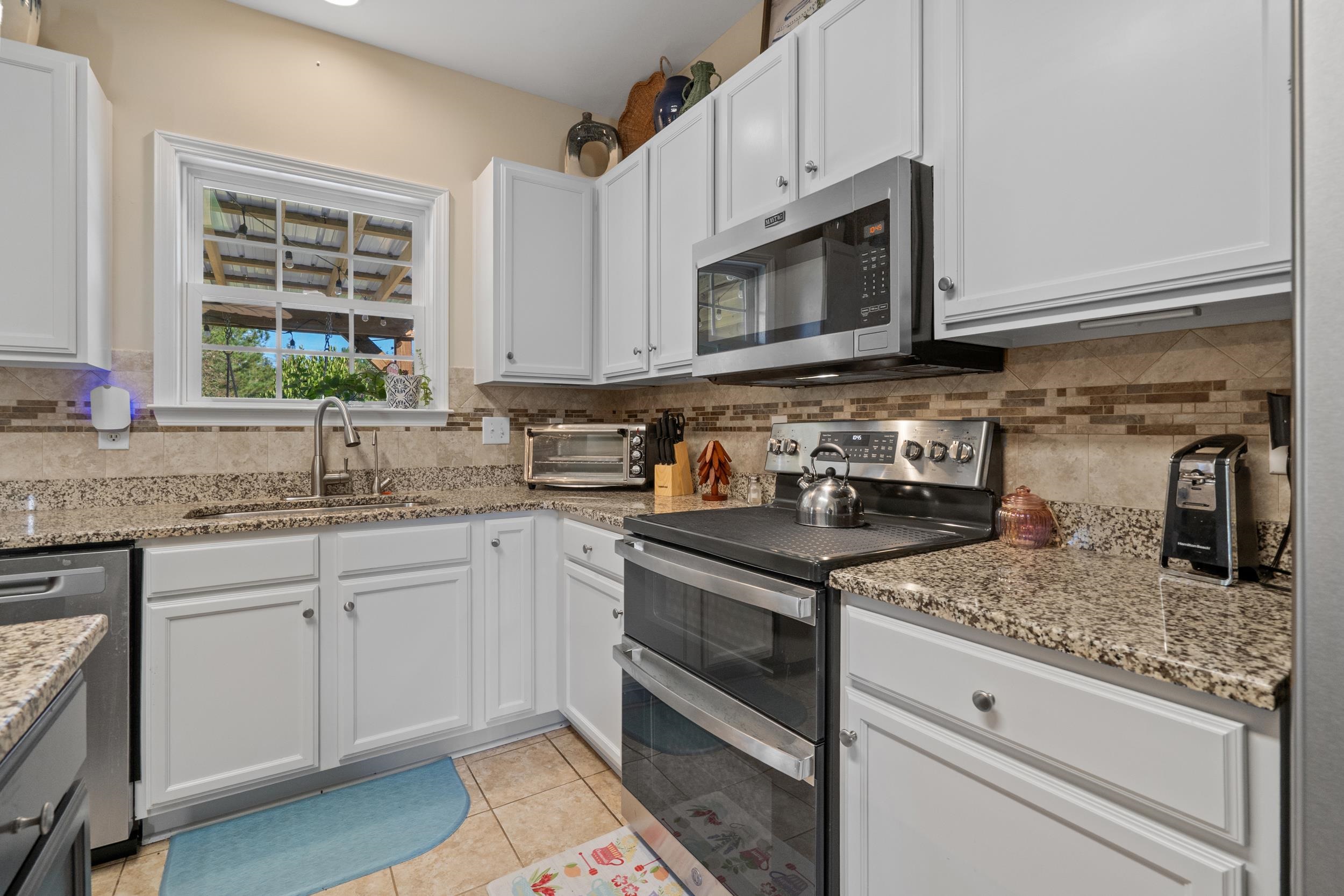 113 Chestnut Estates Rd. Property Photo 17