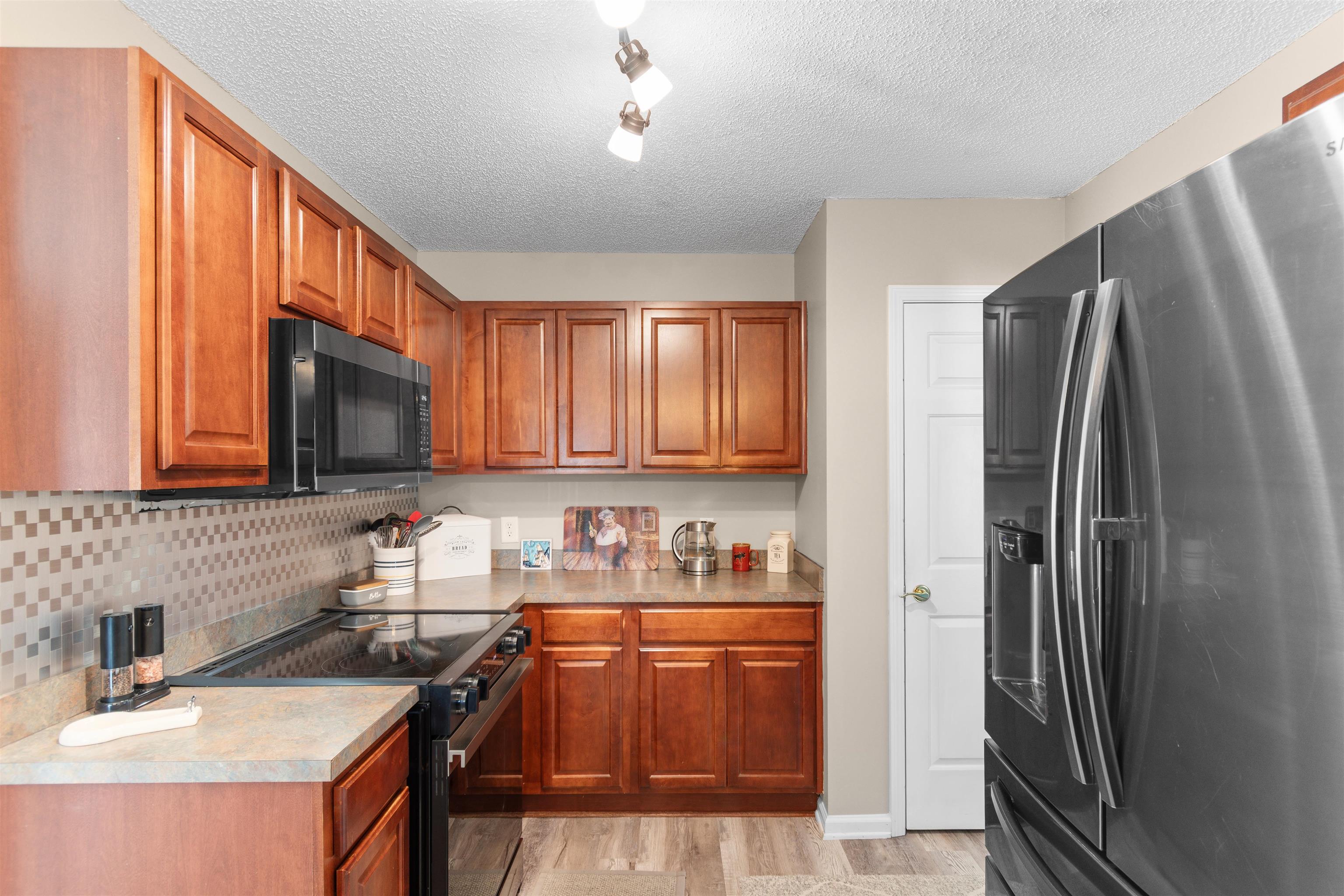 737 Prestbury Dr. Property Photo 13