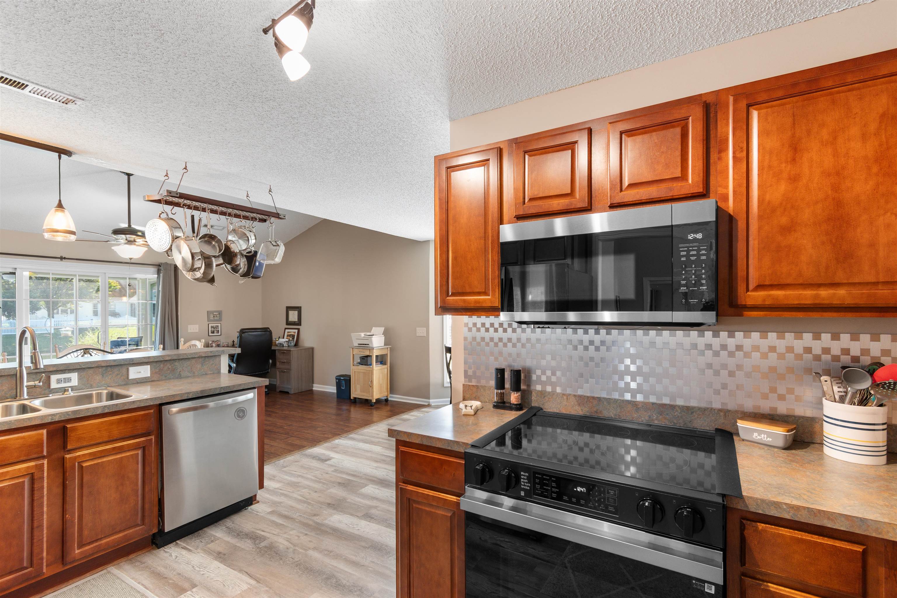 737 Prestbury Dr. Property Photo 15