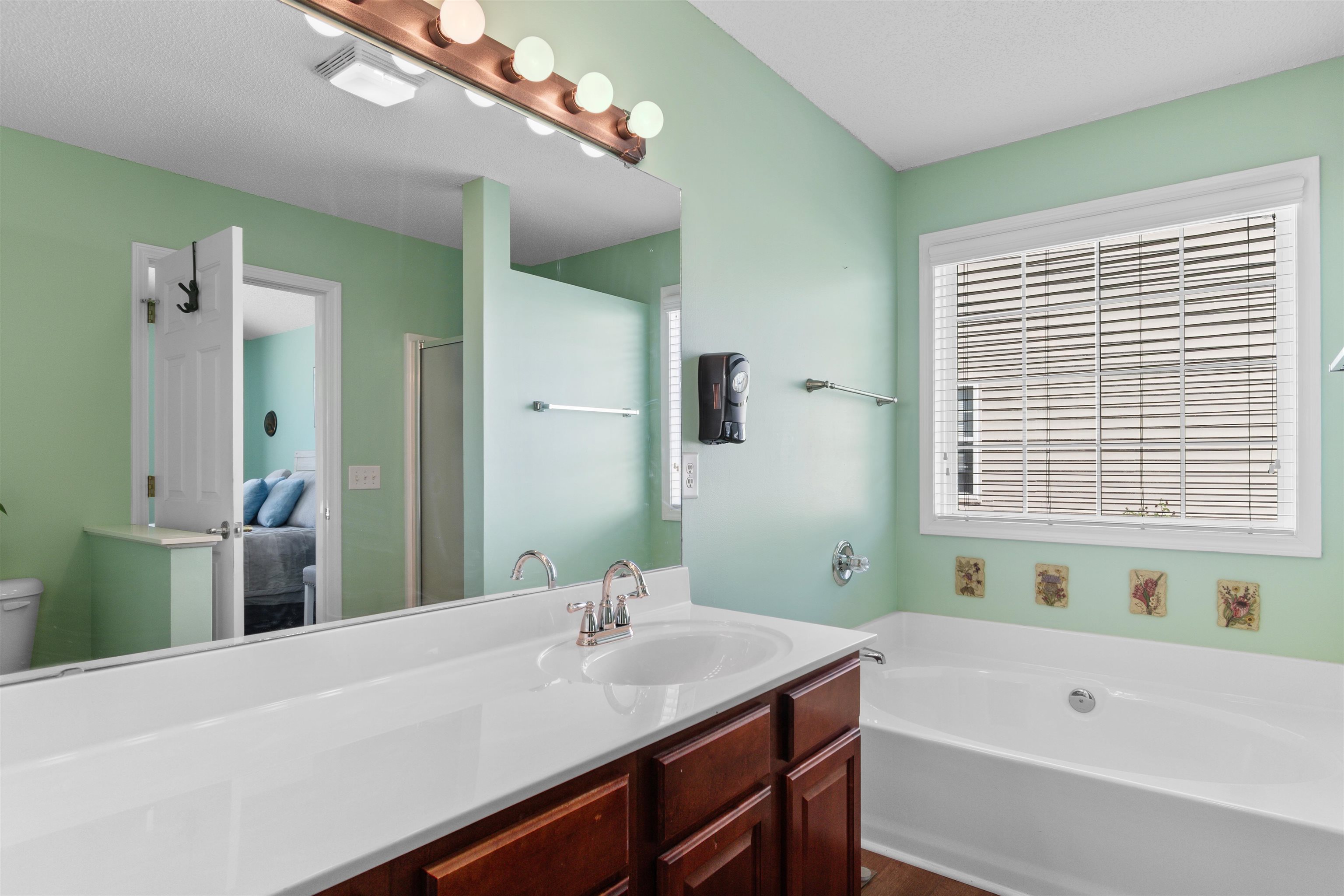 737 Prestbury Dr. Property Photo 21