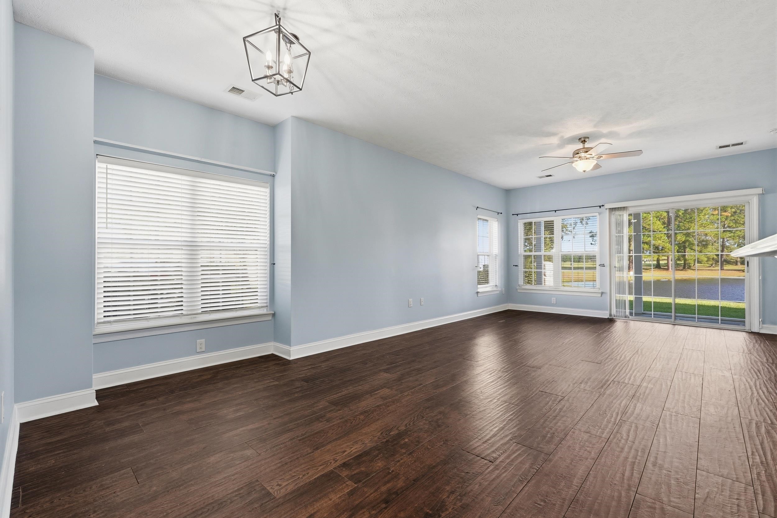 5090 Windsor Green Way Property Photo 3