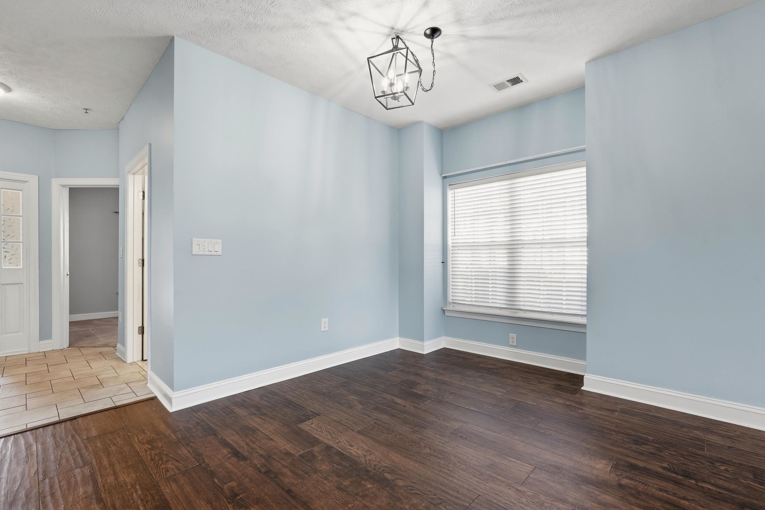 5090 Windsor Green Way Property Photo 4