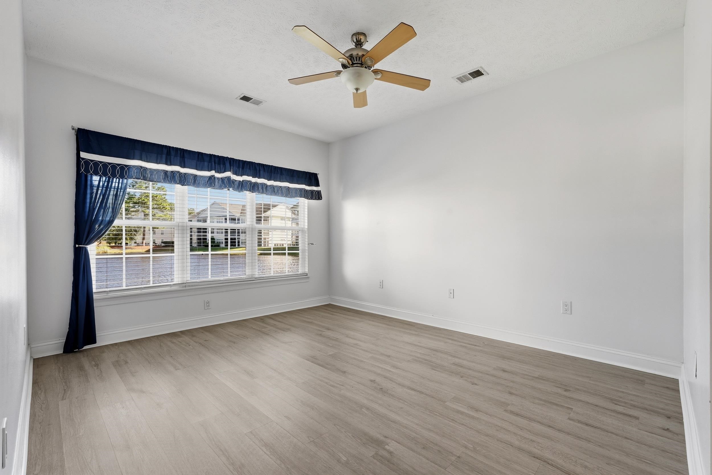 5090 Windsor Green Way Property Photo 9